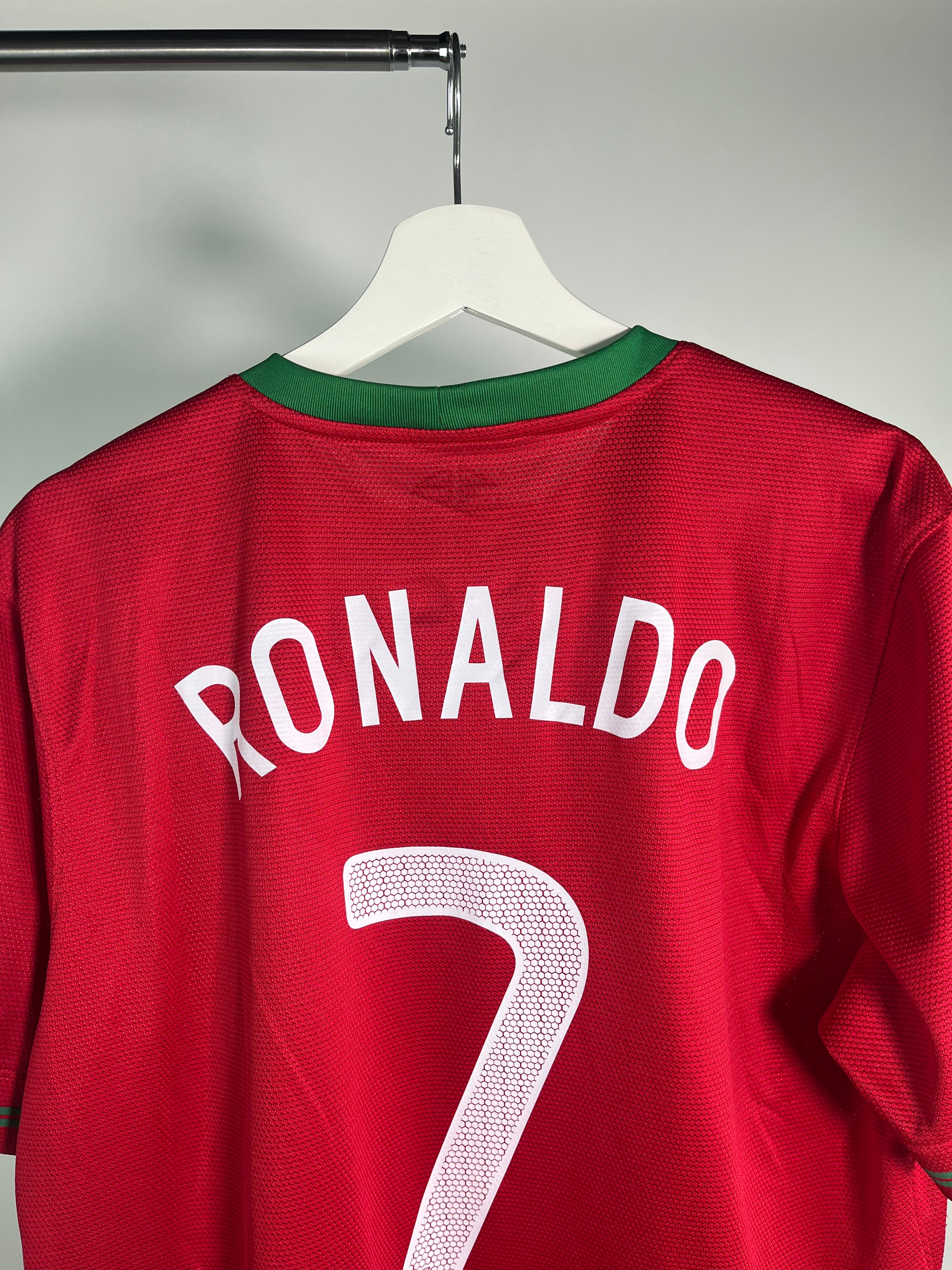 Jersey Portugal Local 2012 2014 Cristiano Ronaldo (L)