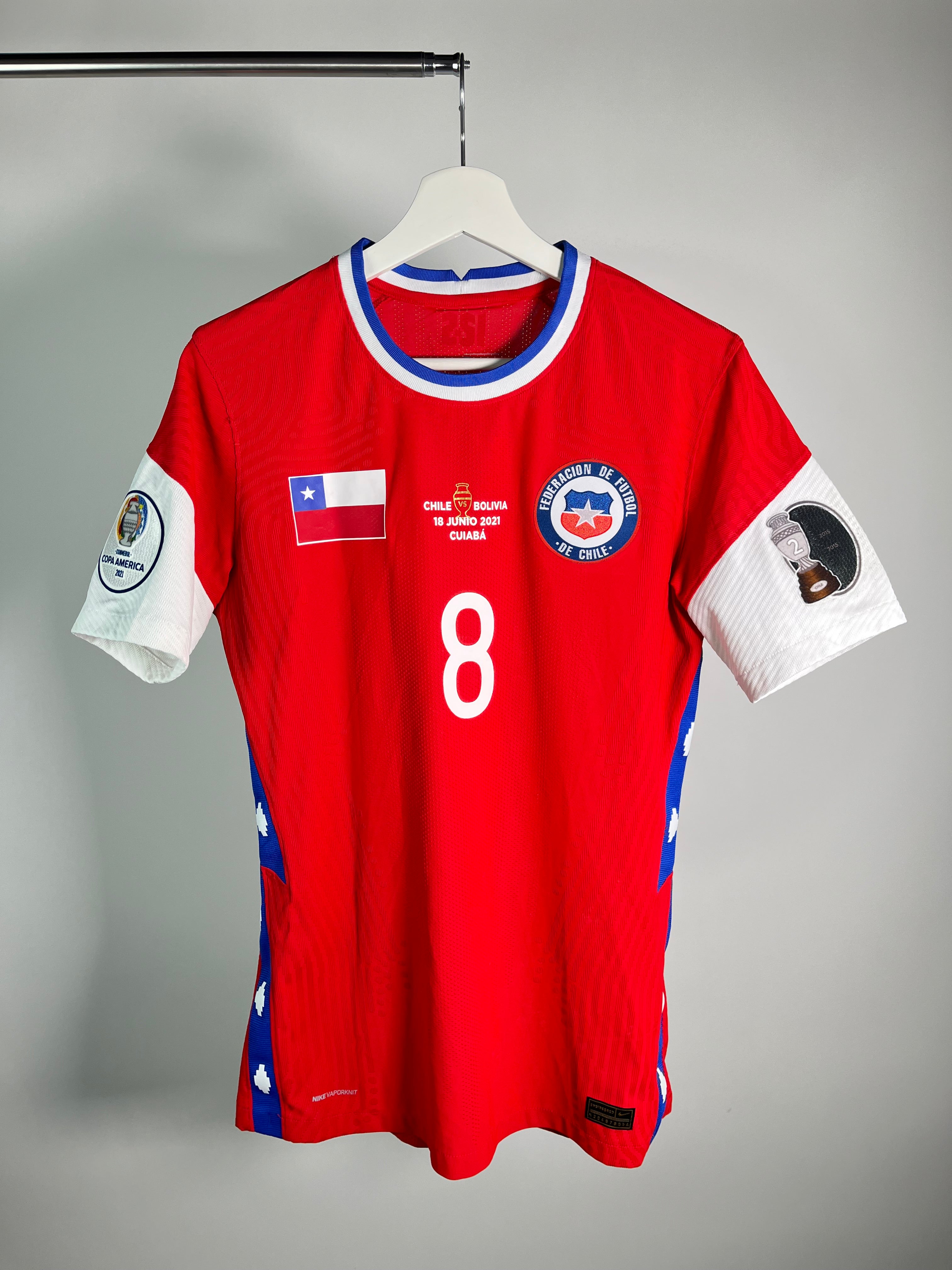 Jersey Chile Local 2020 2022 Utilería Arturo Vidal (M)