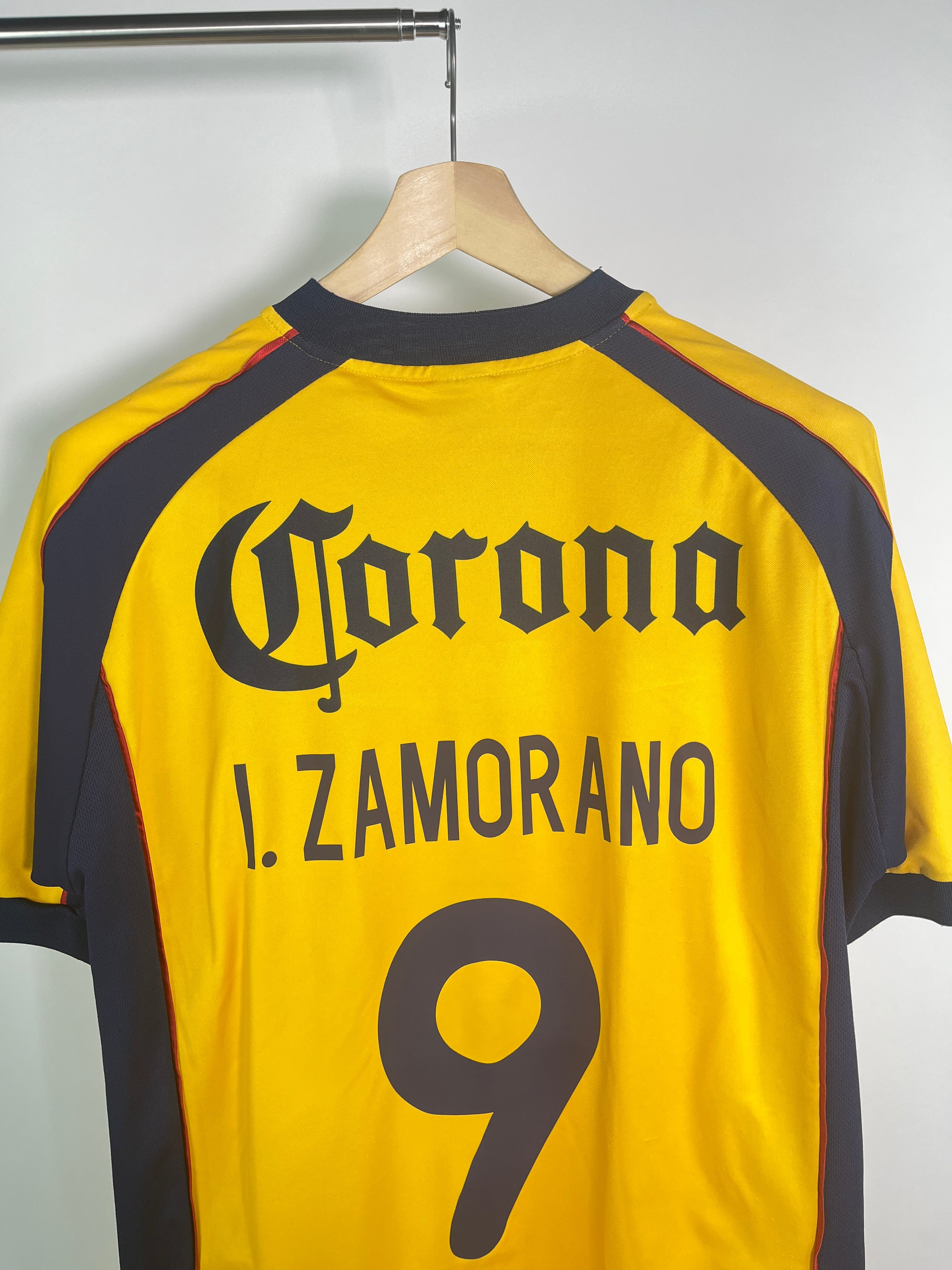 Jersey Club America Local 2001 2002 Iván “Bam-Bam” Zamorano (L)