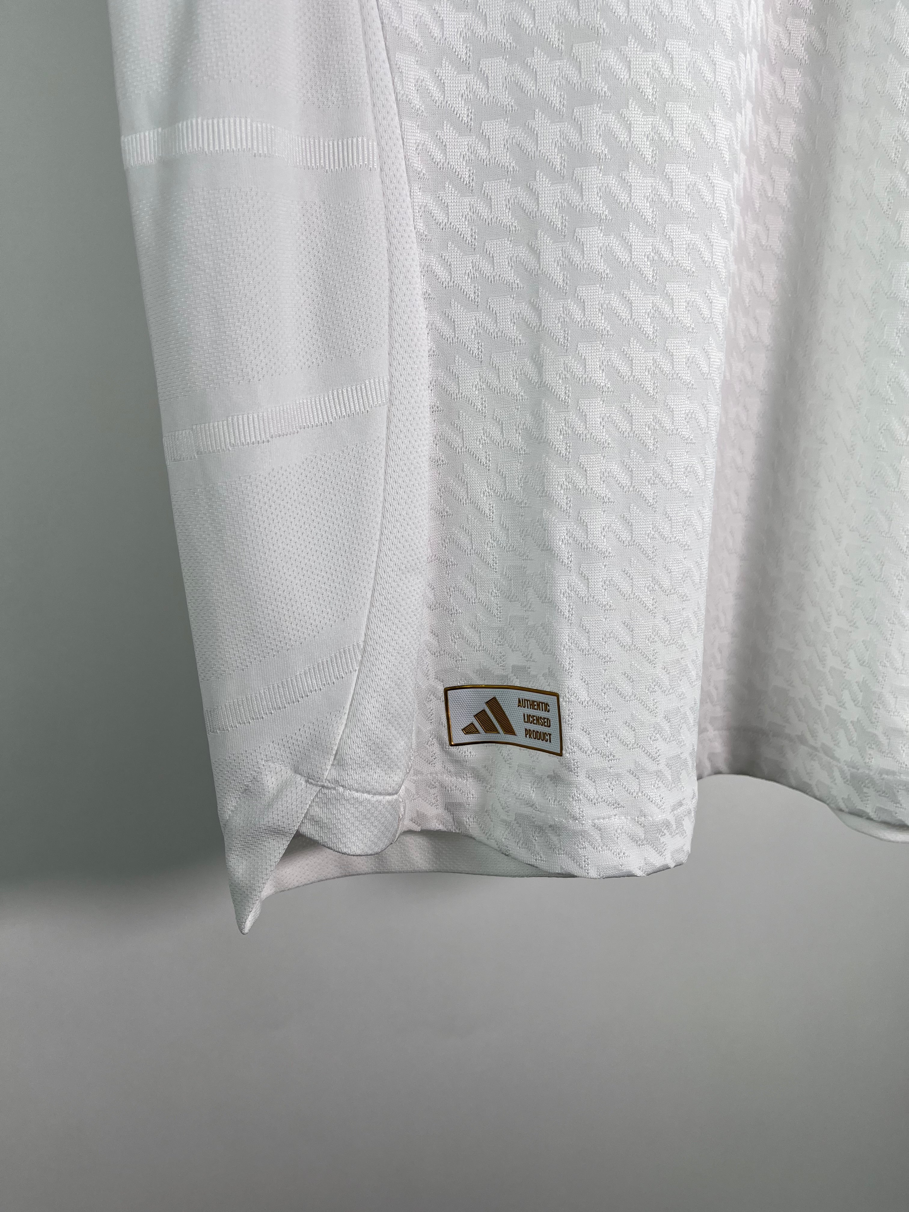 Jersey Real Madrid Local 2024 2025 Versión Jugador Kylian Mbappé (L)