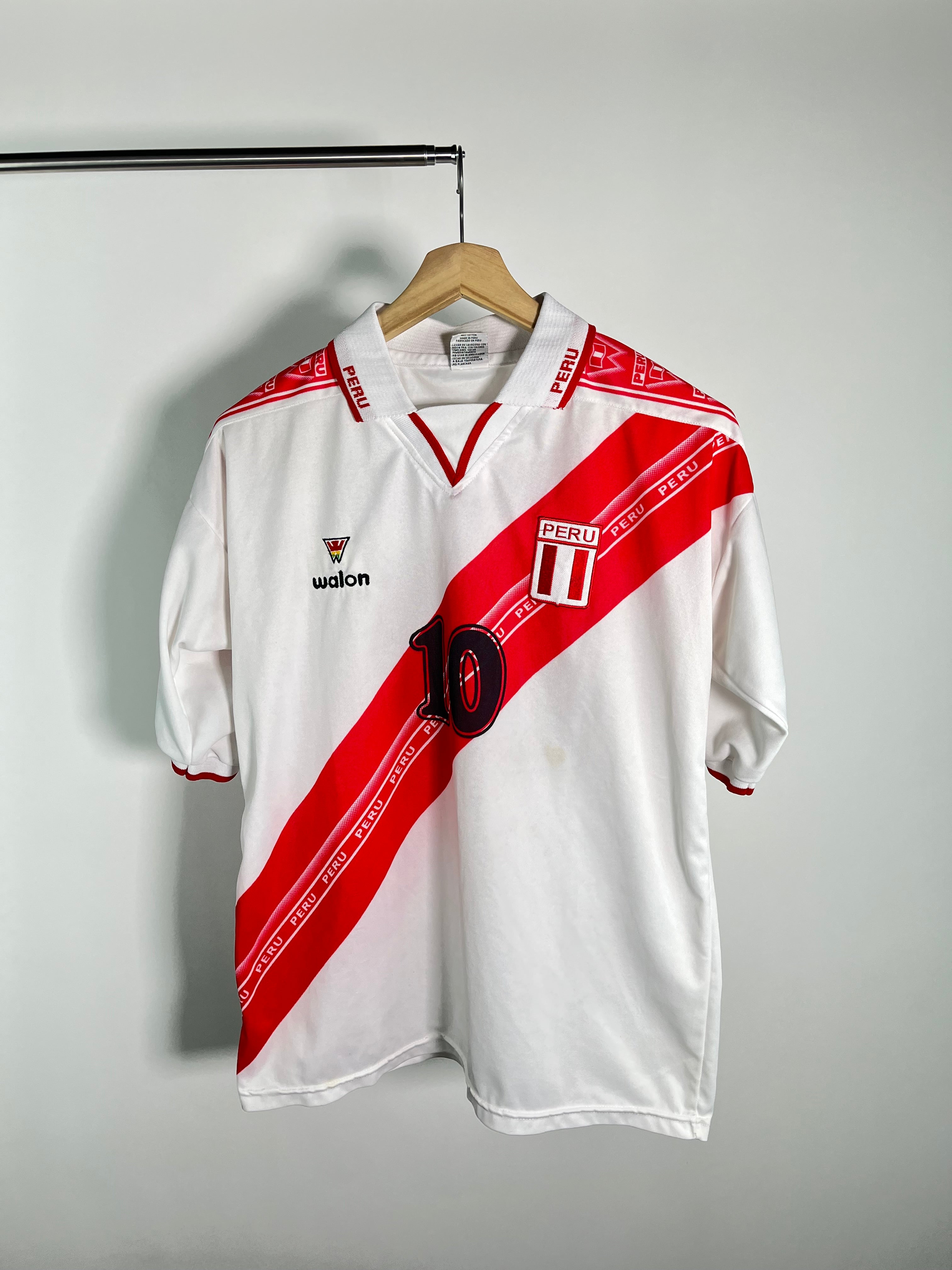 Jersey Peru Local 2000 2002 Roberto Palacios (L)