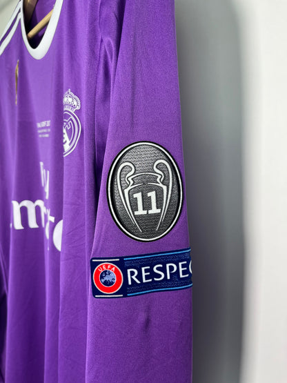 Jersey Real Madrid Visita 2016 2017 *Final Champions League* Manga Larga Cristiano Ronaldo (XL)