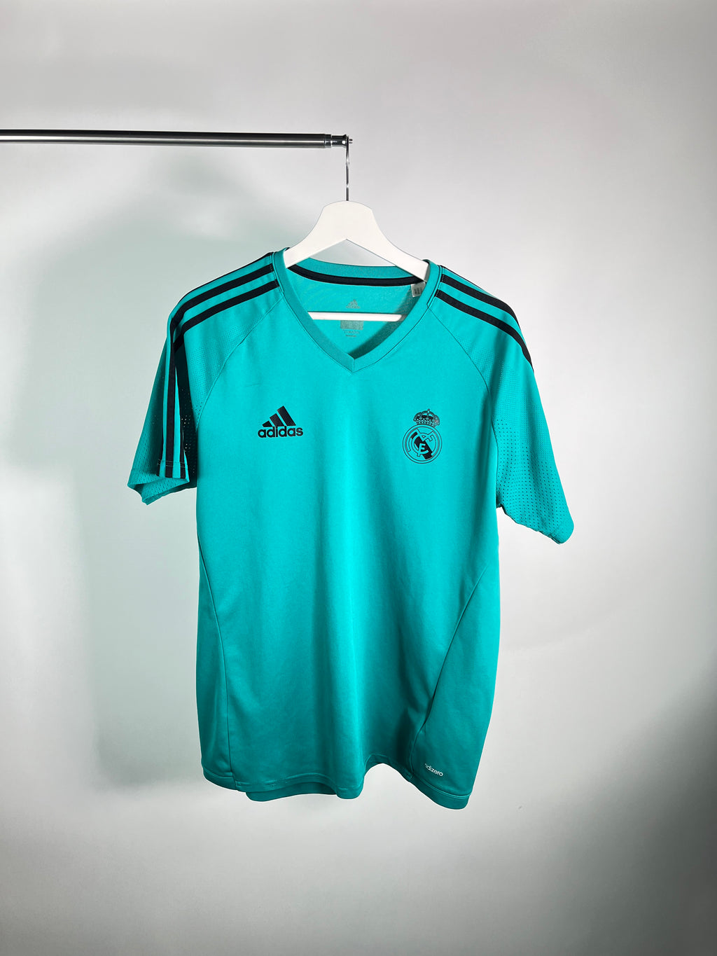 Jersey Real Madrid Entrenamiento 2017 2018 Versión Jugador (L)