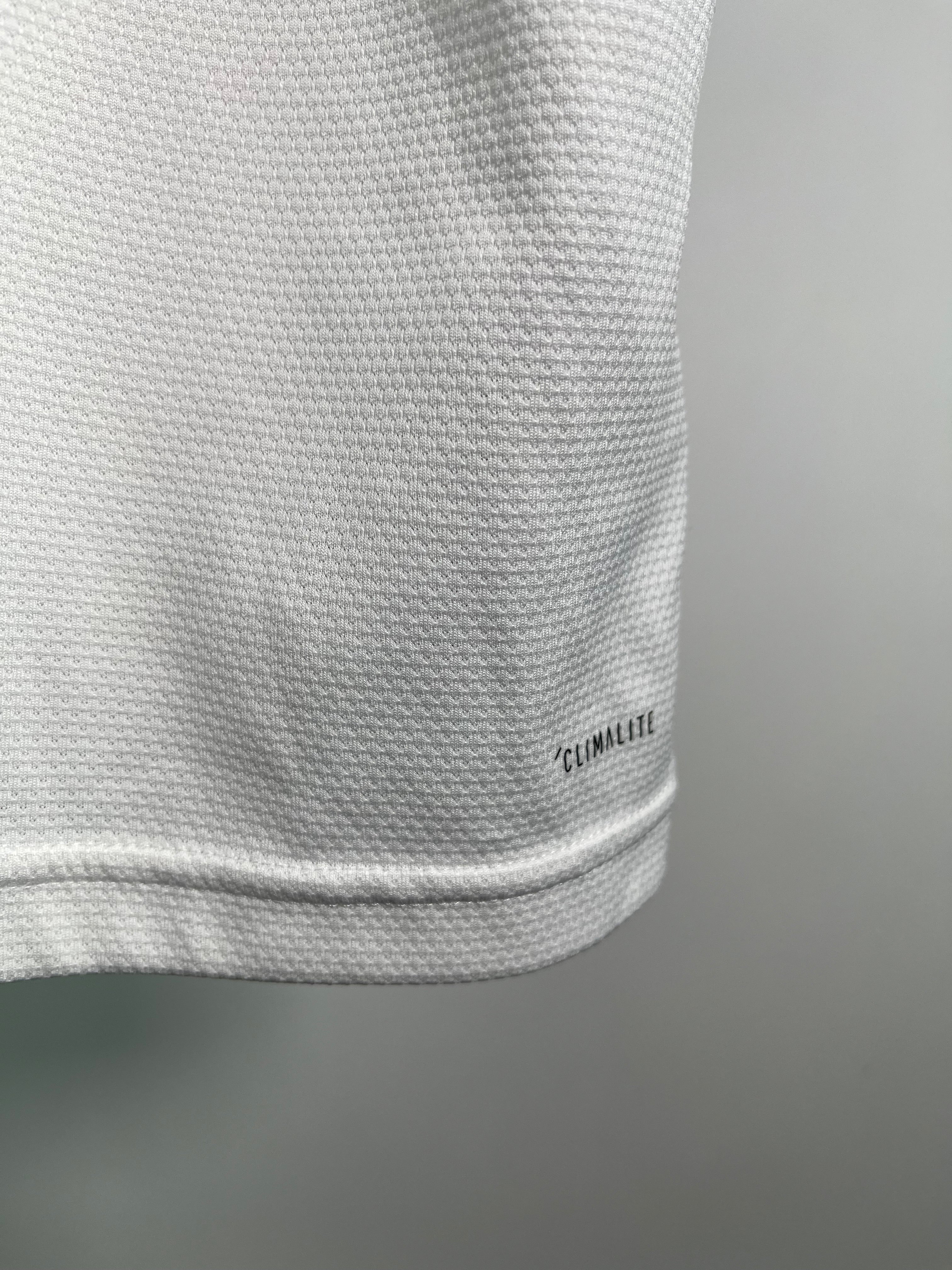 Jersey Real Madrid Local 2018 2019 Luka Modrić (M)