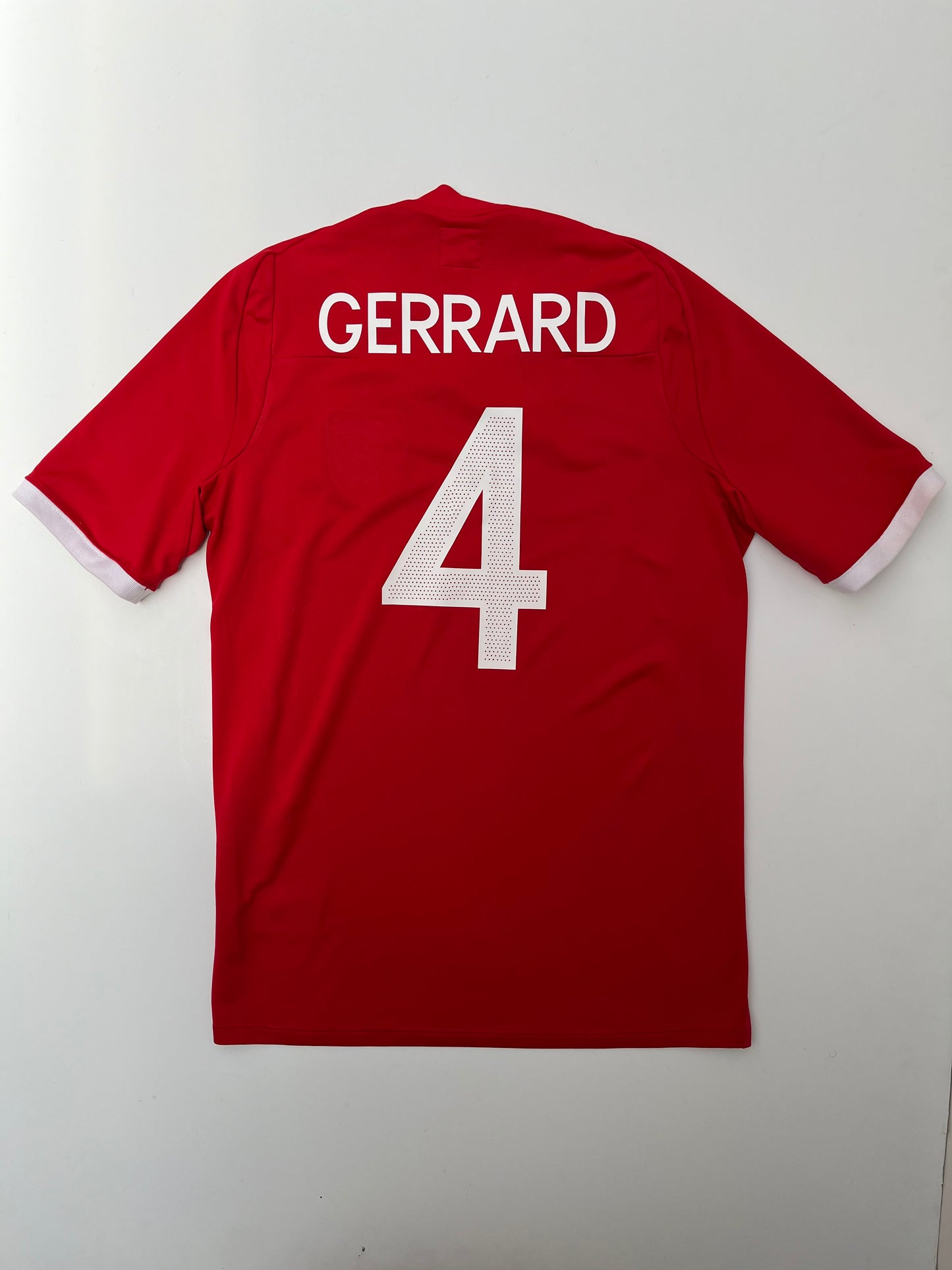 Jersey Inglaterra Visita 2010 2011 Steven Gerrard (M)