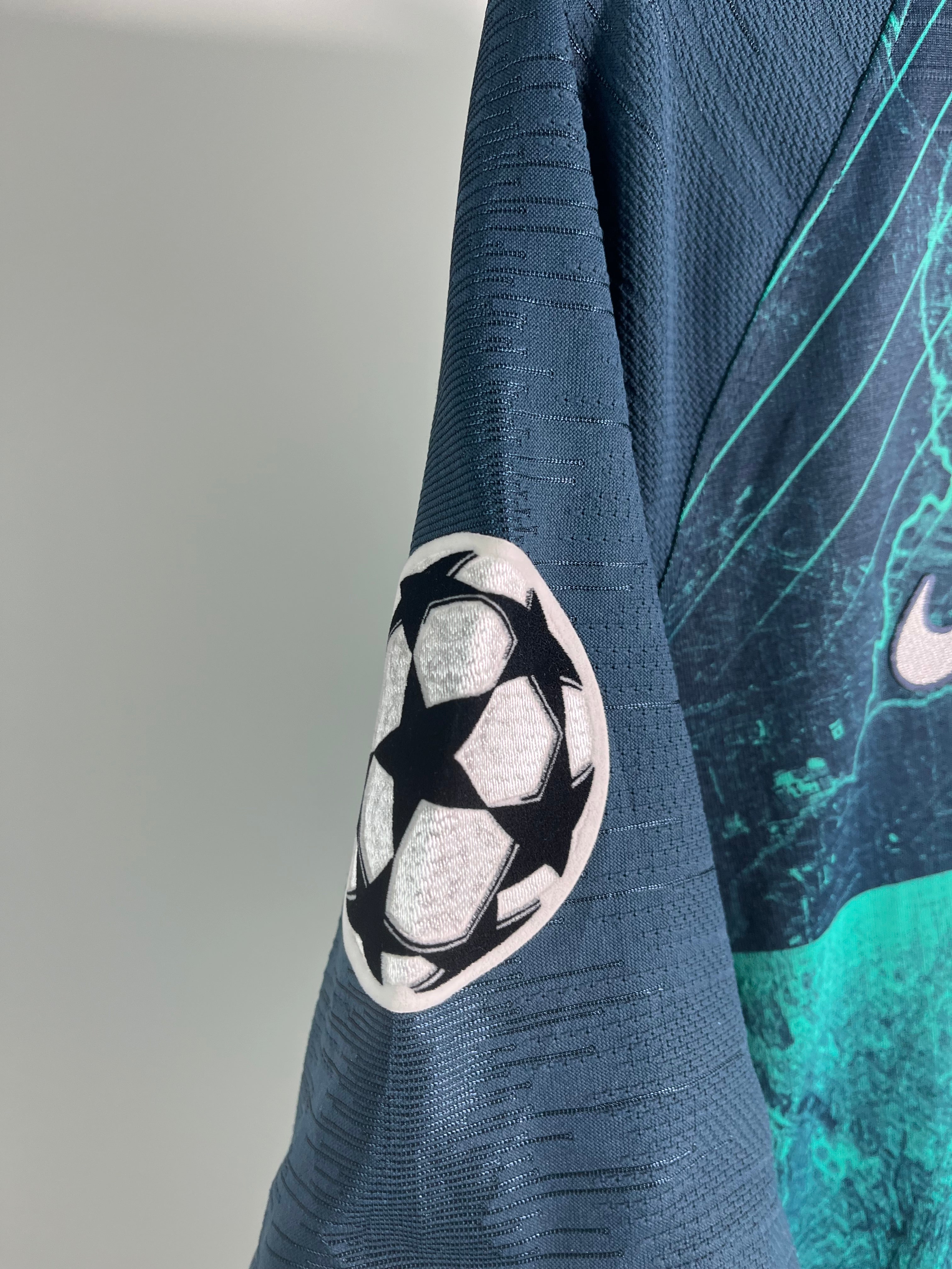 Jersey Tottenham Tercera 2018 2019 *Champions League* Utilería Harry Kane (L)