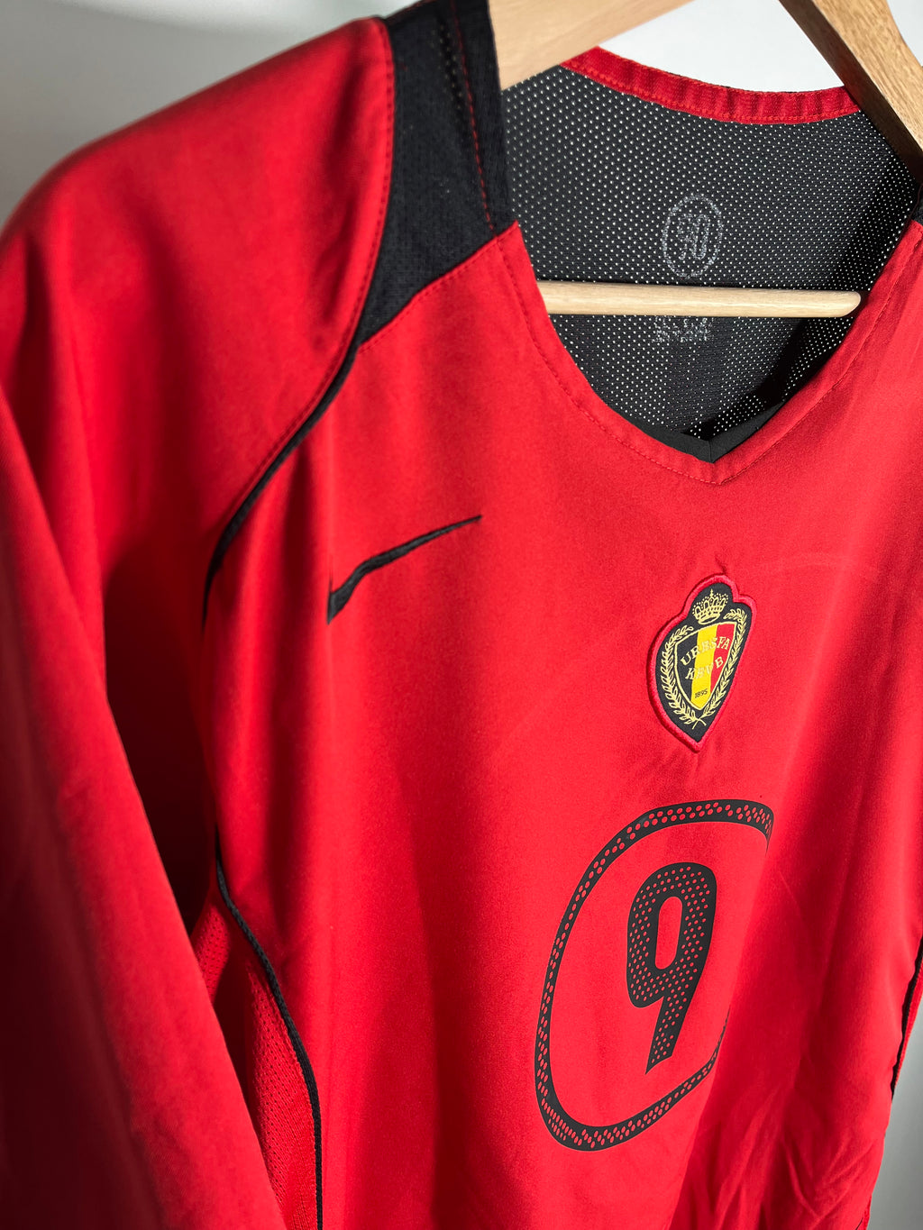 Jersey Belgica Local 2004 2006 Émile Mpenza (L)