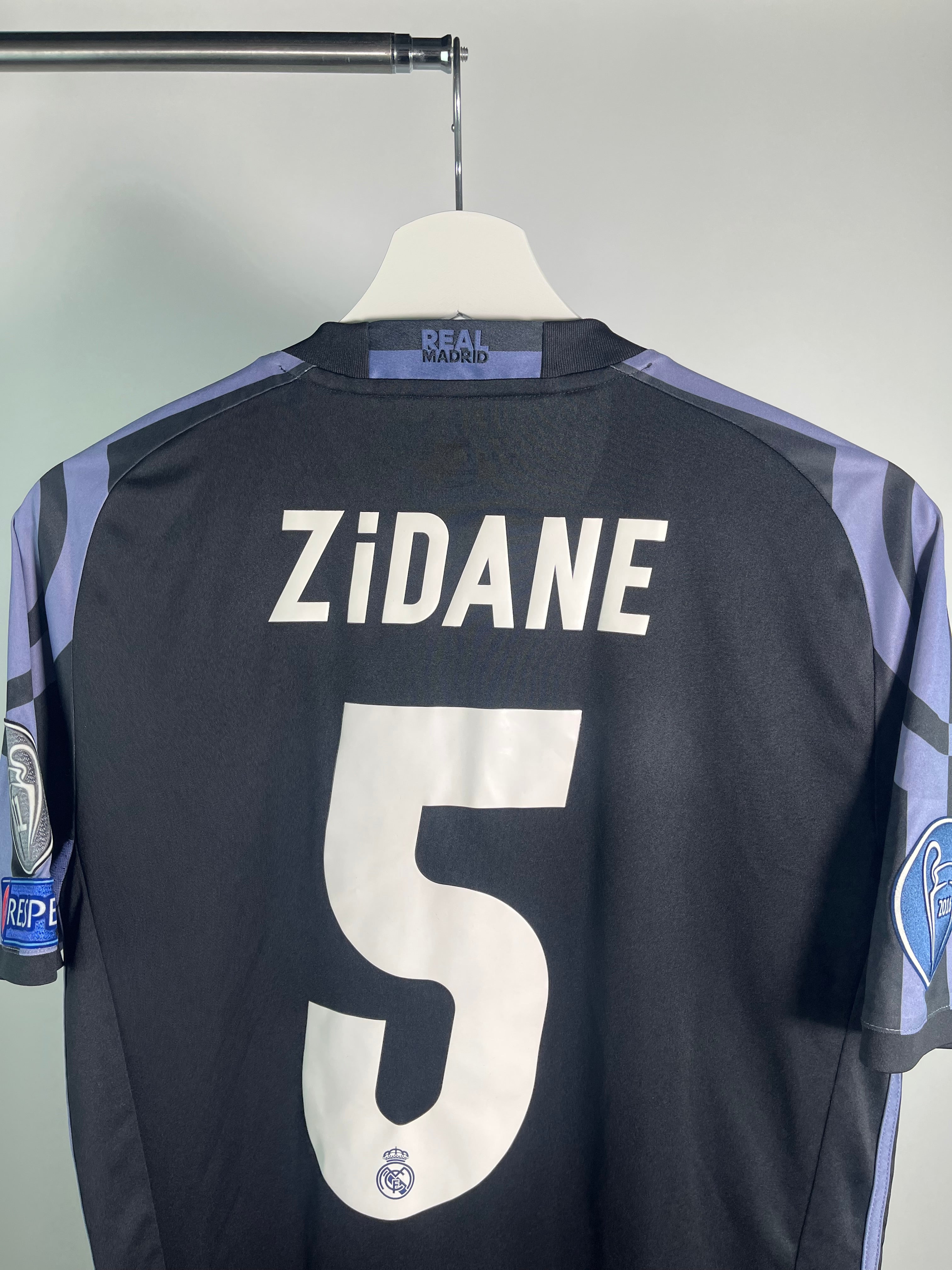 Jersey Real Madrid Visita 2016 2017 Match Detail vs Juventus Zinedine Zidane (S)