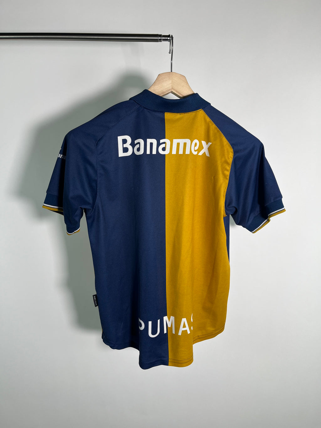 Jersey Pumas Local 2001 2002 (L Niño)