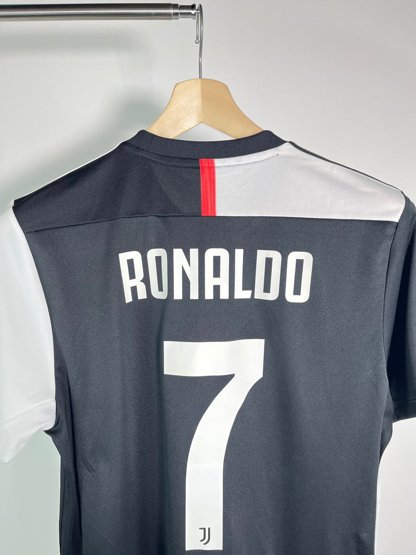 Jersey Juventus Local 2019 2020 Cristiano Ronaldo (M)
