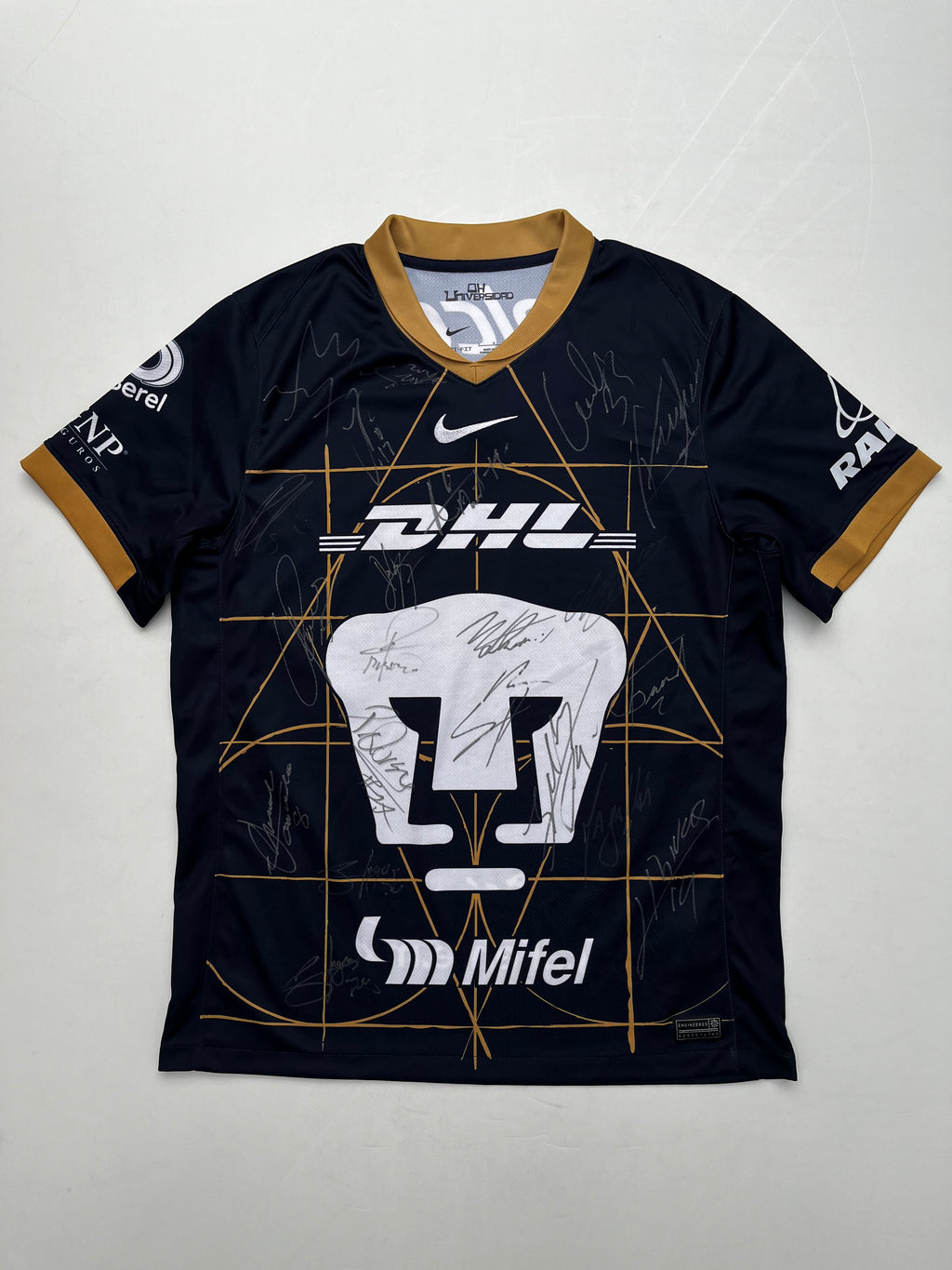 Jersey Pumas Visita 2024 2025  Autografiado (L)