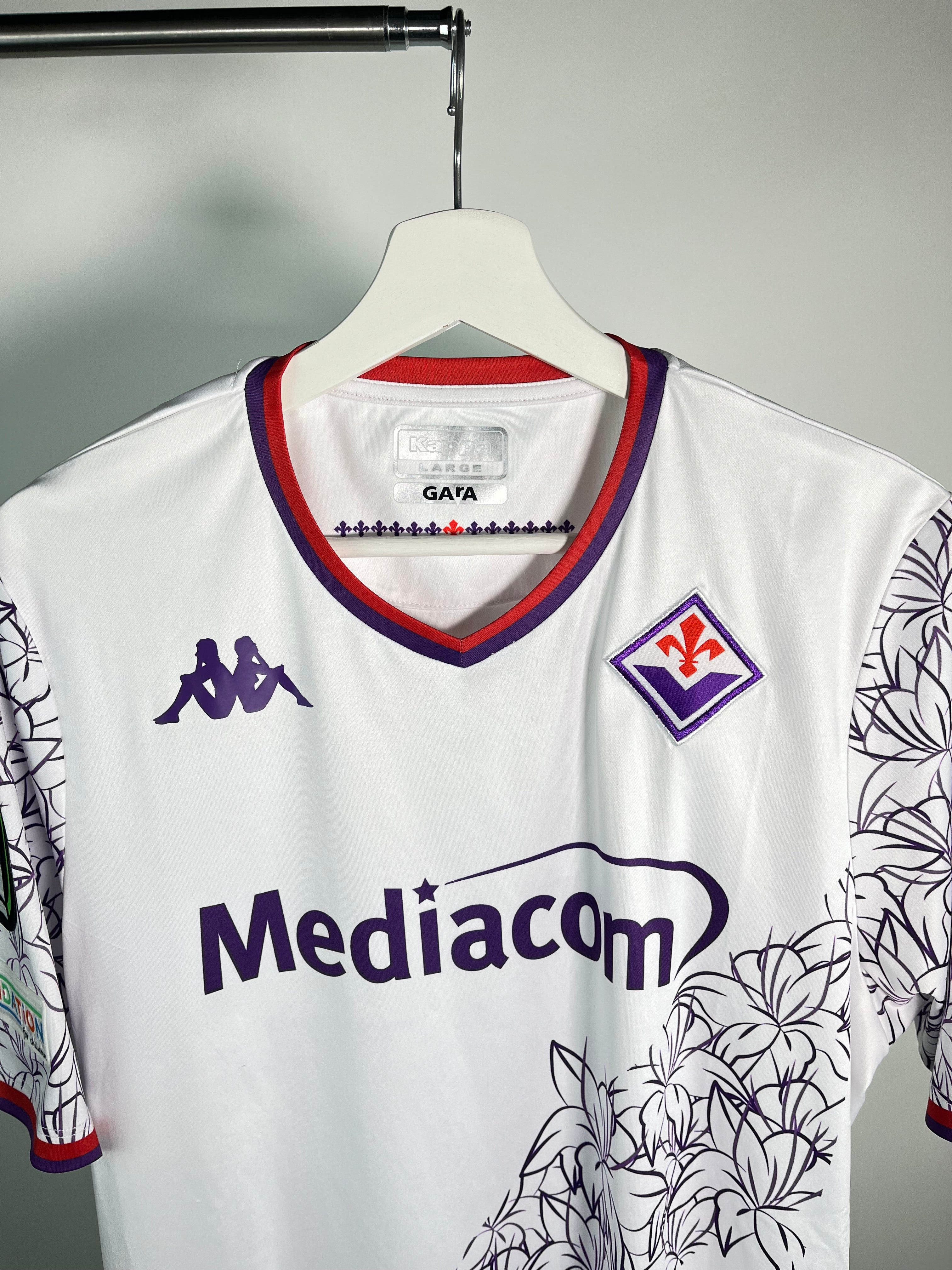 Jersey Fiorentina Visita Conference League 2023 2024 Versión Jugador *Kombat* (L)