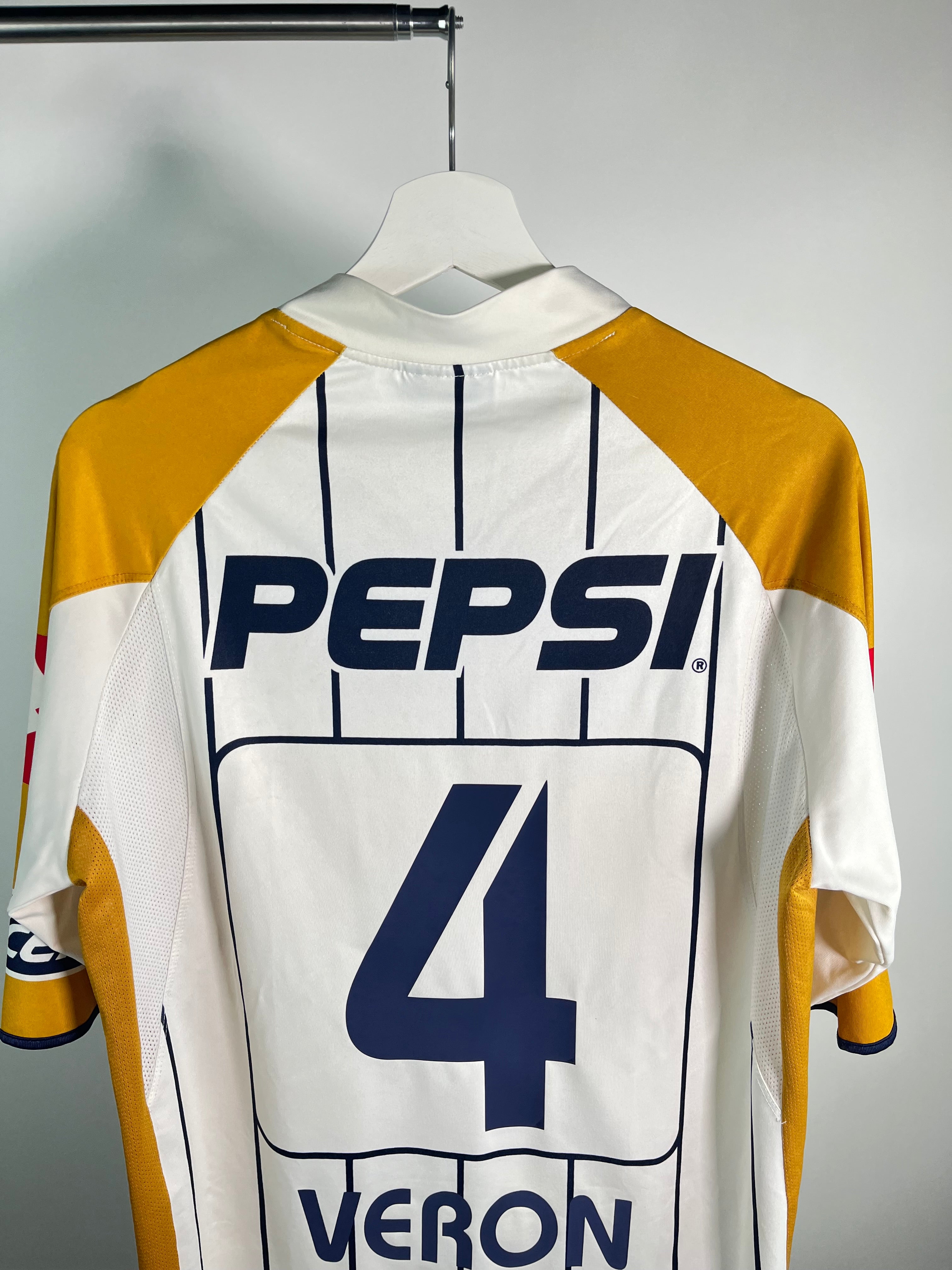 Jersey Pumas Local 2003 2004 Darío Verón (L)