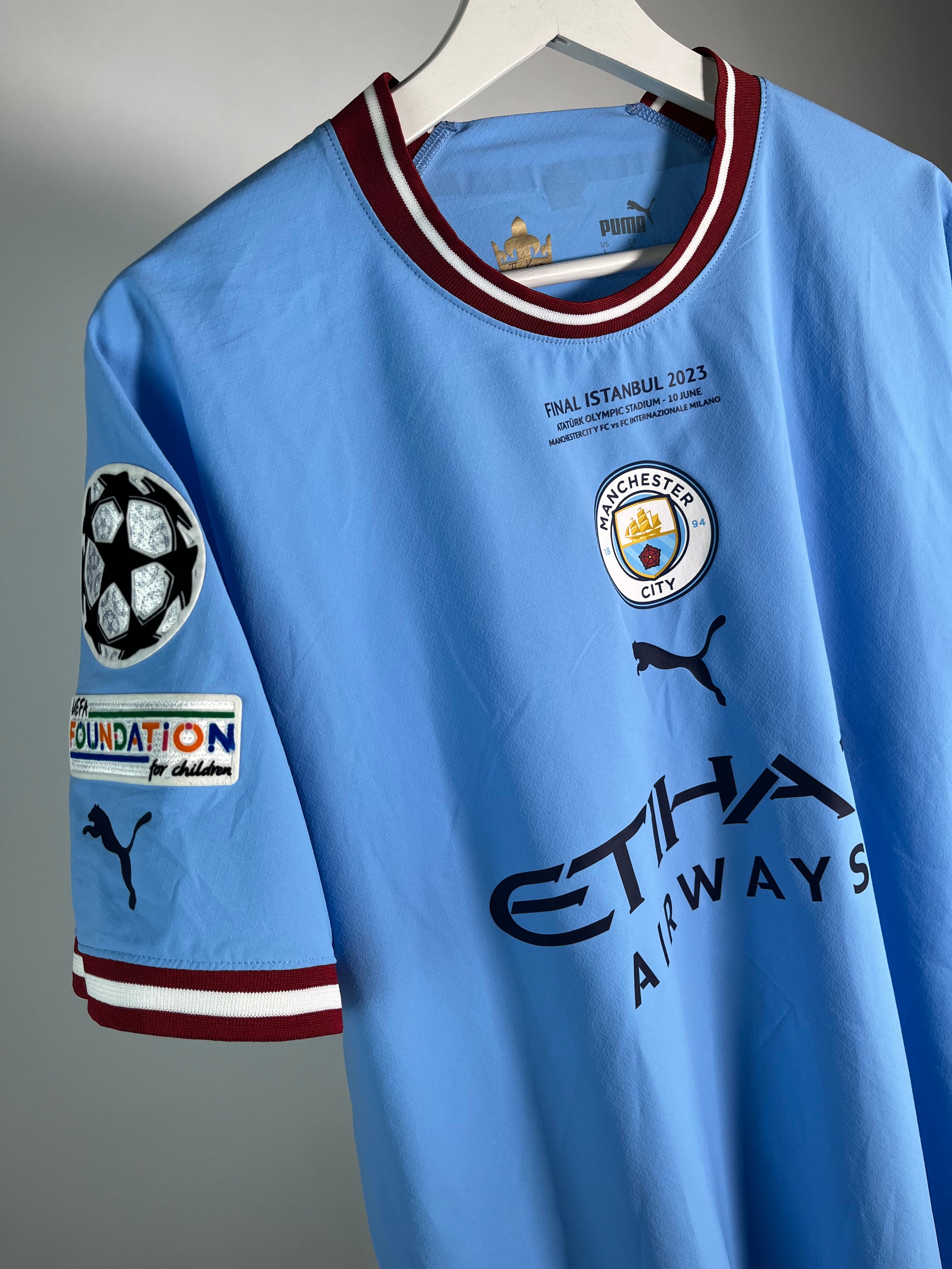 Jersey Manchester City Local 2022 2023 Versión Jugador Match Detail vs Inter de Milán Erling Braut Haaland (L)