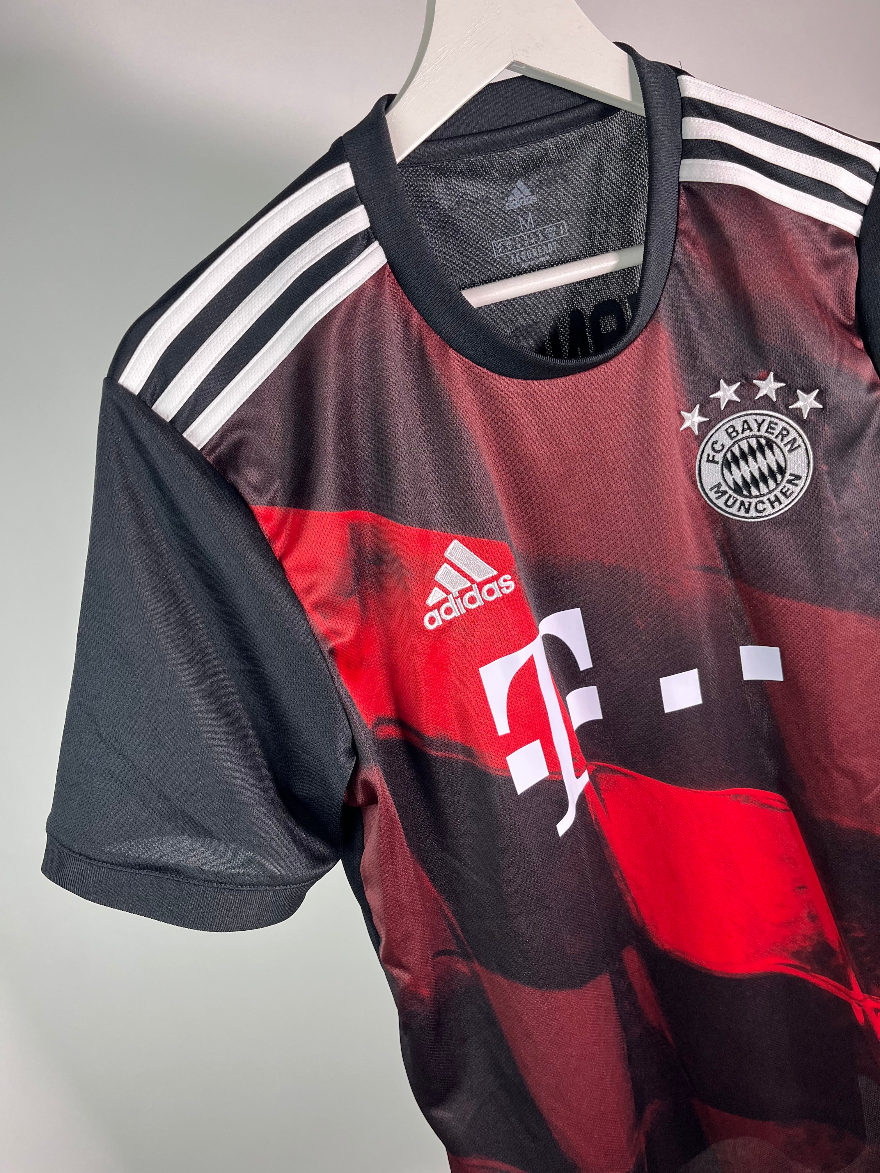 Jersey Bayern Munich Tercera 2020 2021 Robert Lewandowski (M)