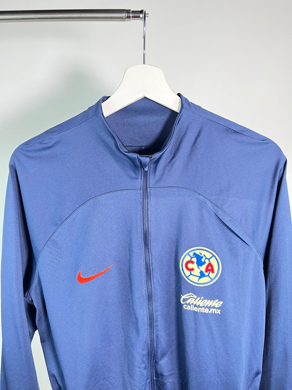 Chamarra Club America 2023 2024 Utilería (XL Mujer)