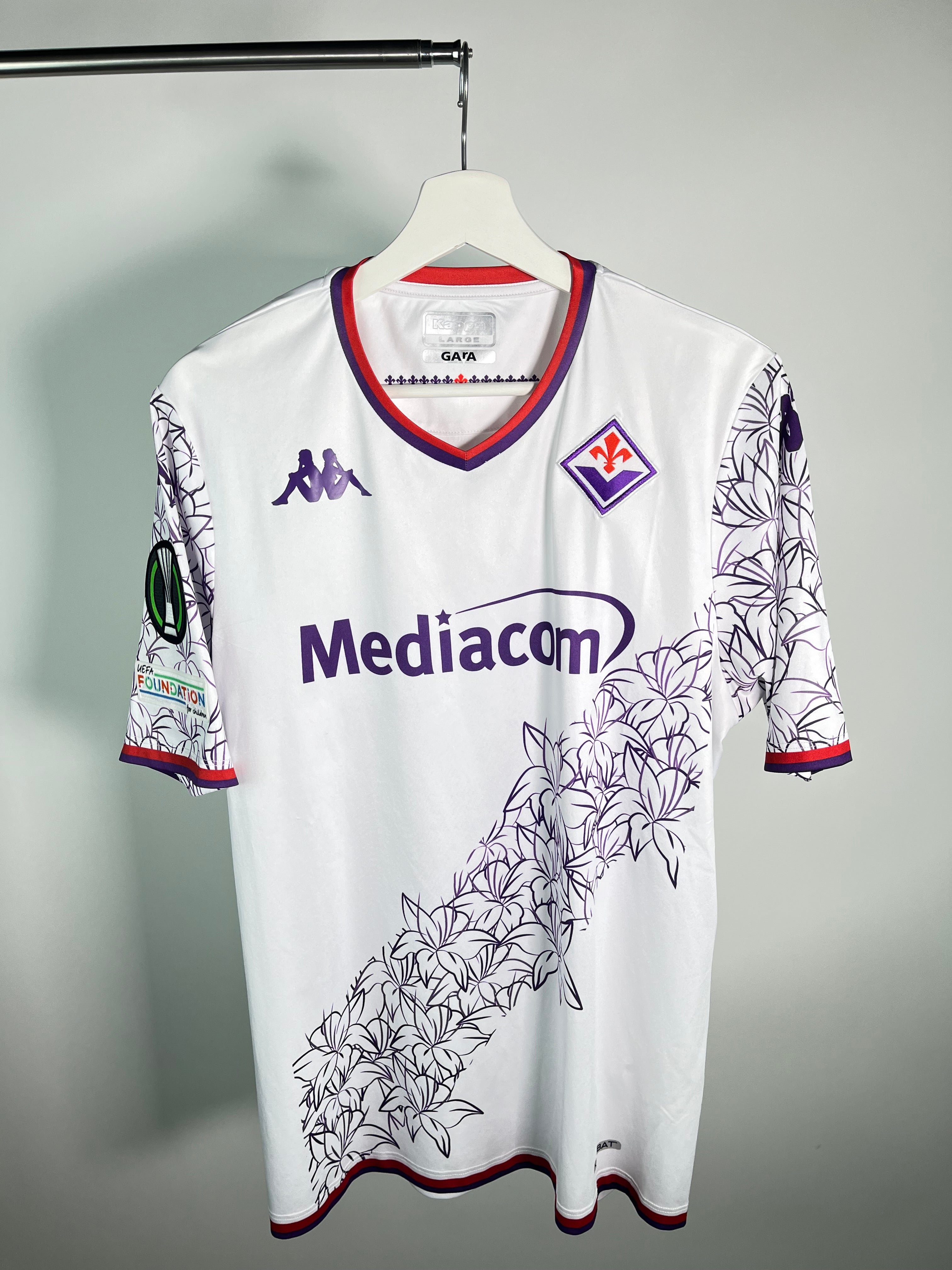 Jersey Fiorentina Visita Conference League 2023 2024 Versión Jugador *Kombat* (L)
