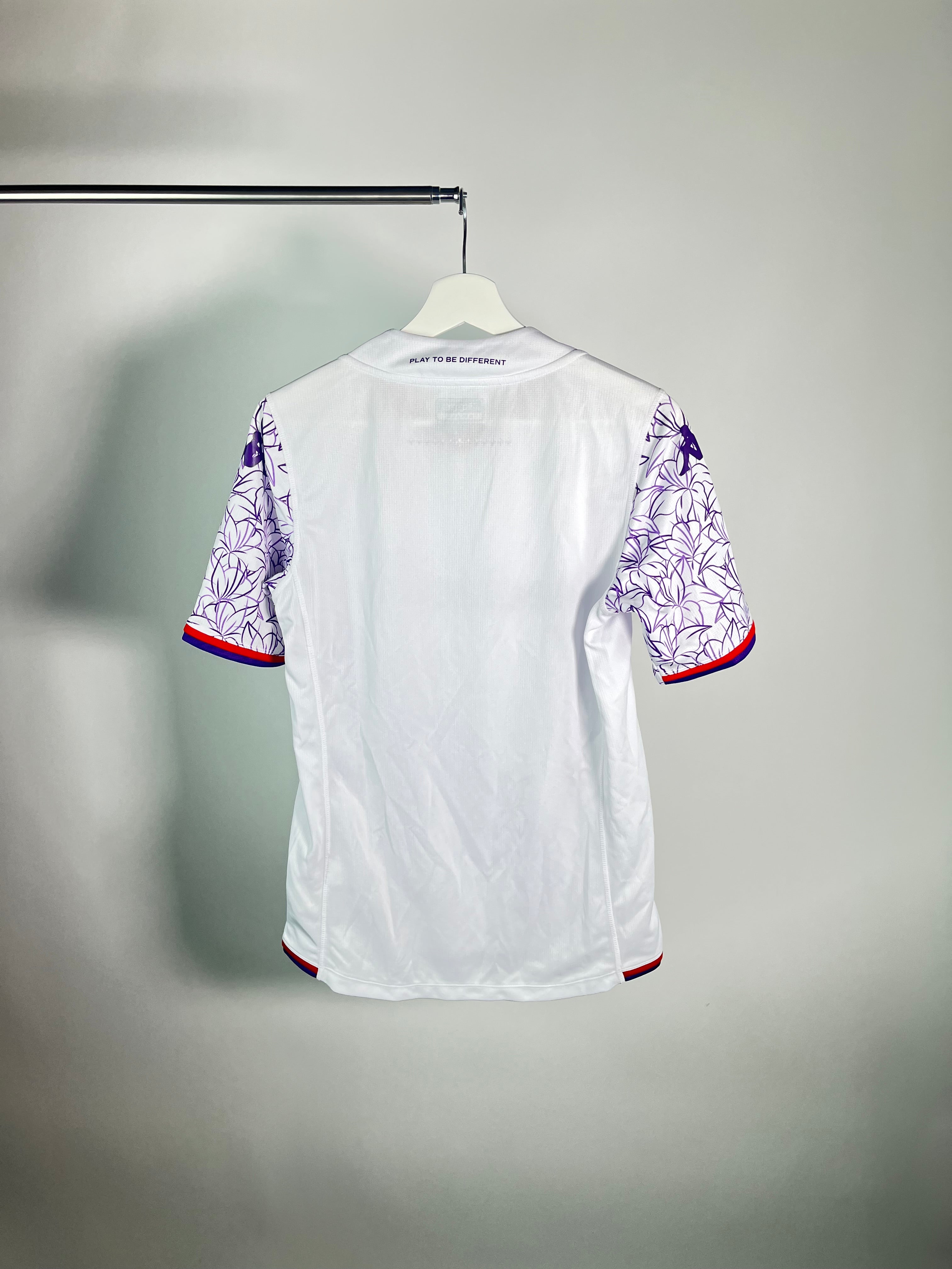 Jersey Fiorentina Visita 2023 2024 *Kombat* Versión Jugador (S)