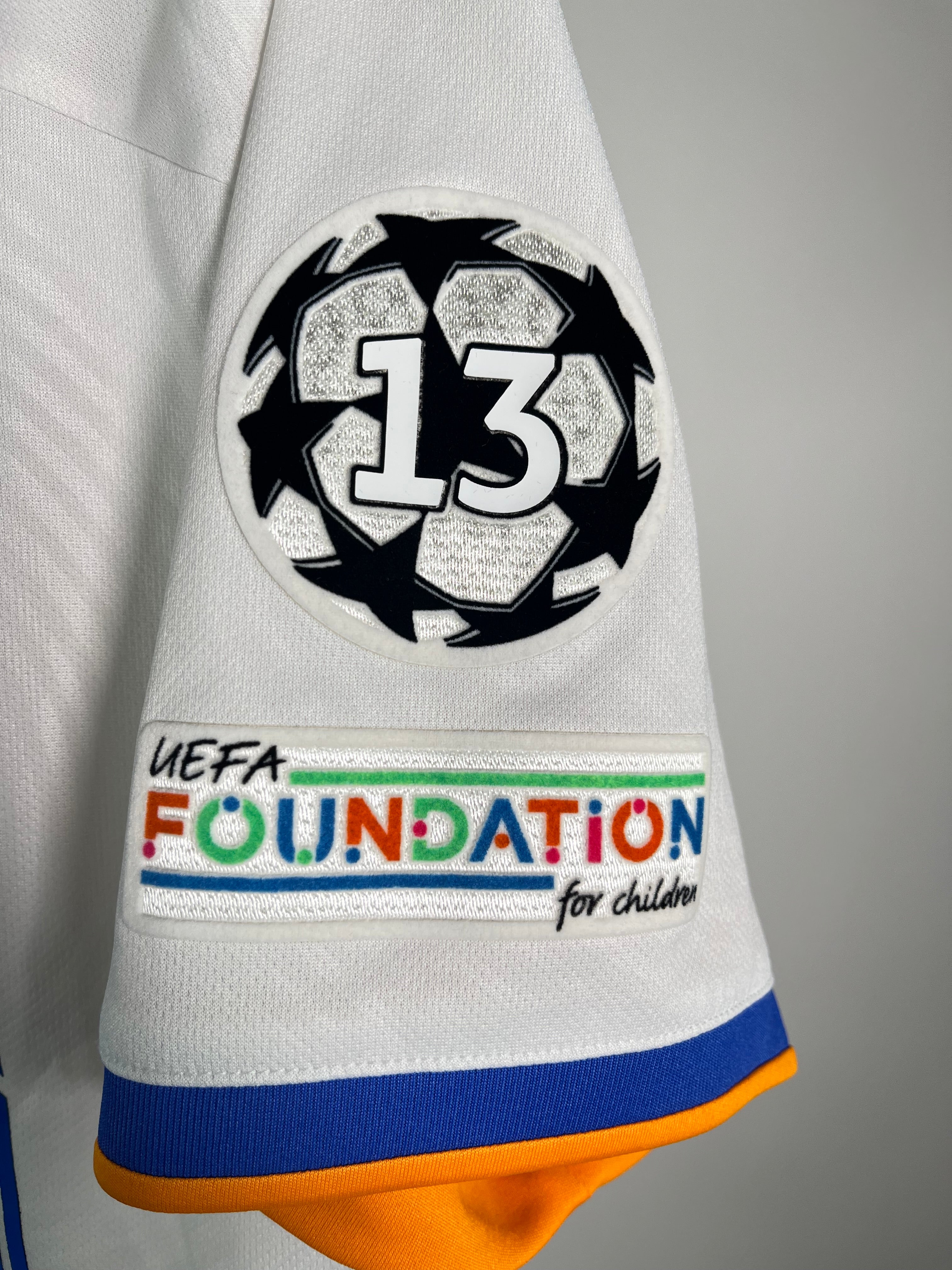 Jersey Real Madrid Local *Champions League* 2021 2022 Vinícius Júnior (L)