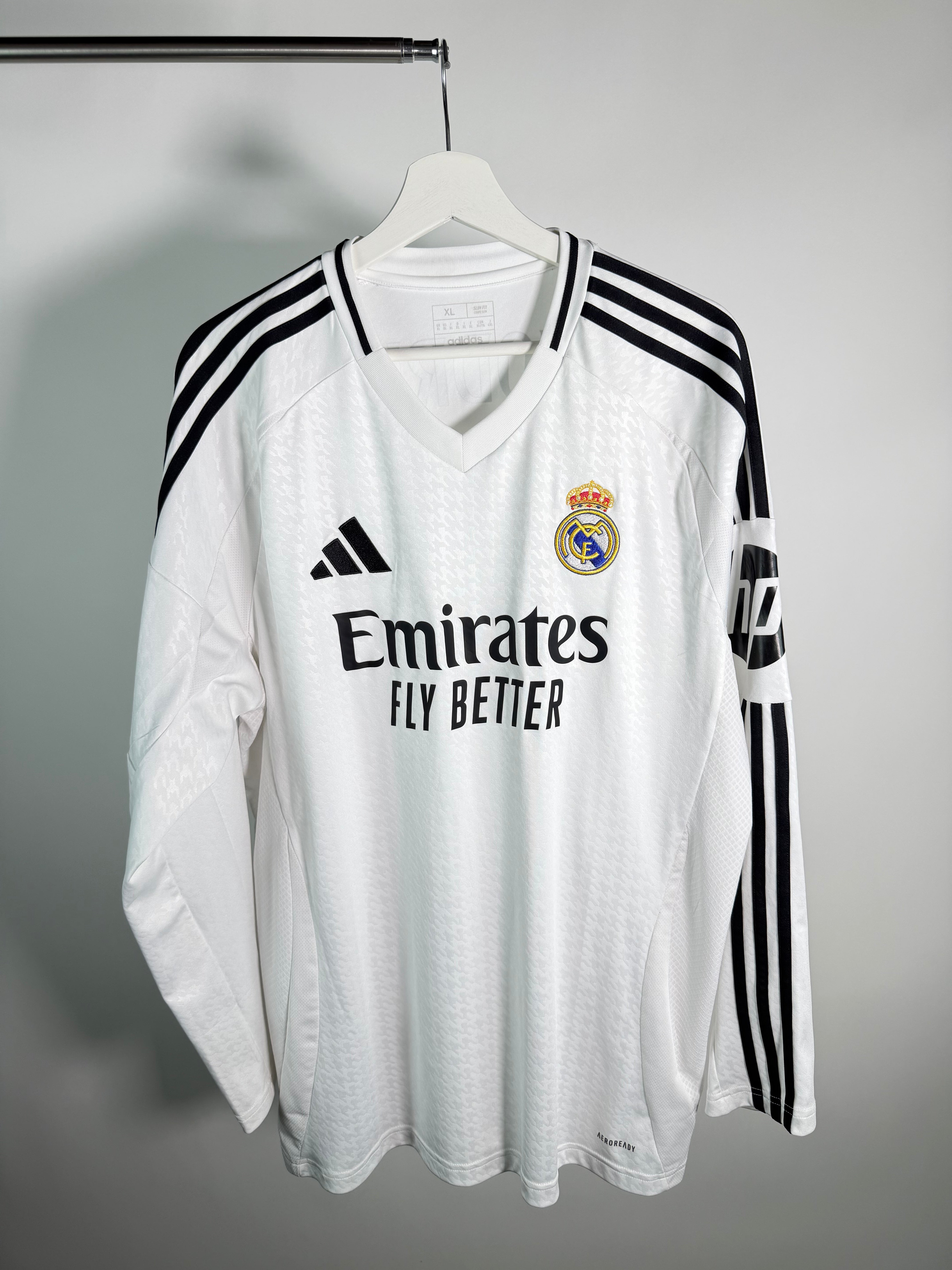 Jersey Real Madrid Local 2024 2025 Manga Larga Luka Modric (XL)