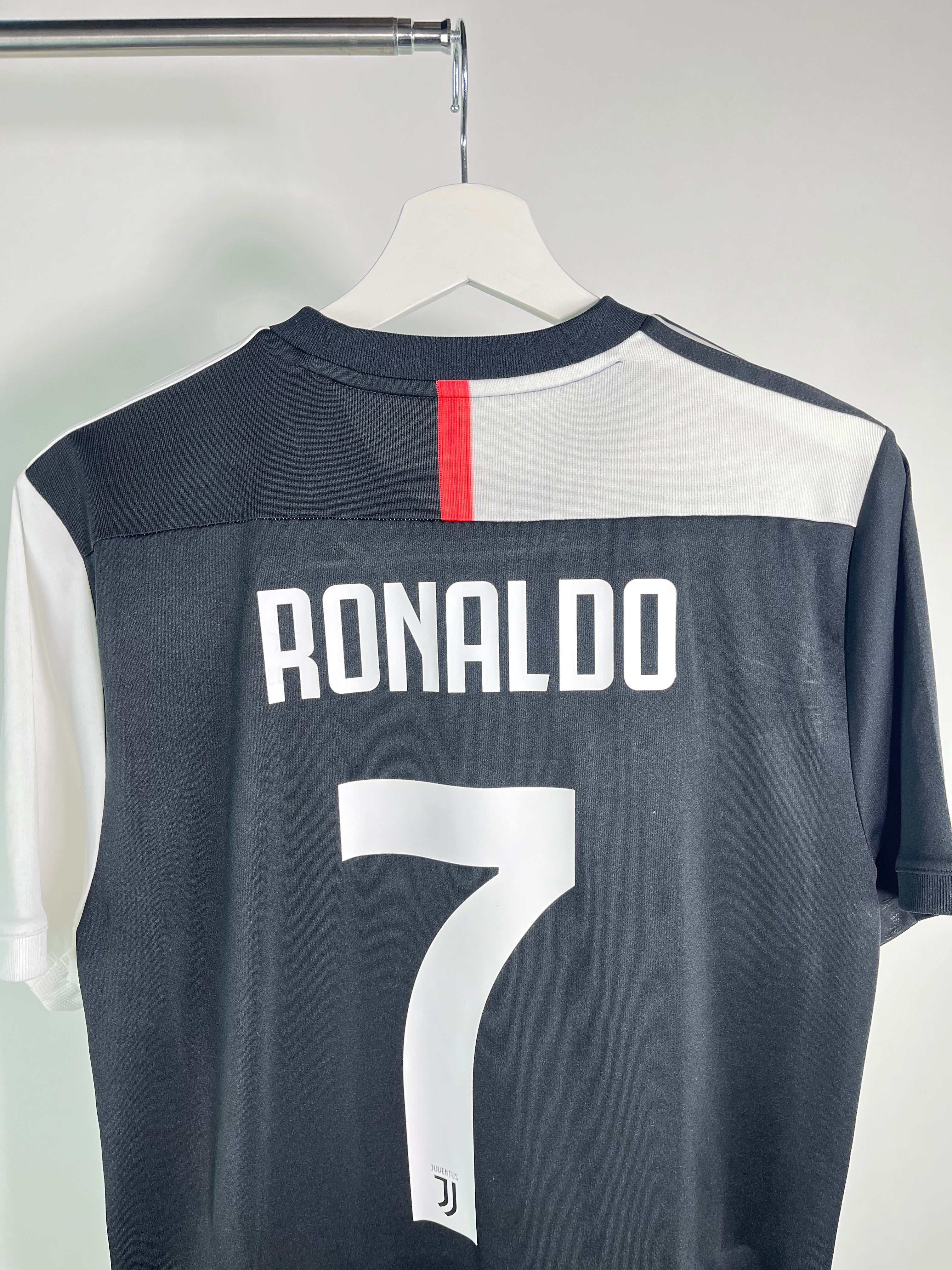 Jersey Juventus Local 2019 2020 Cristiano Ronaldo (M)
