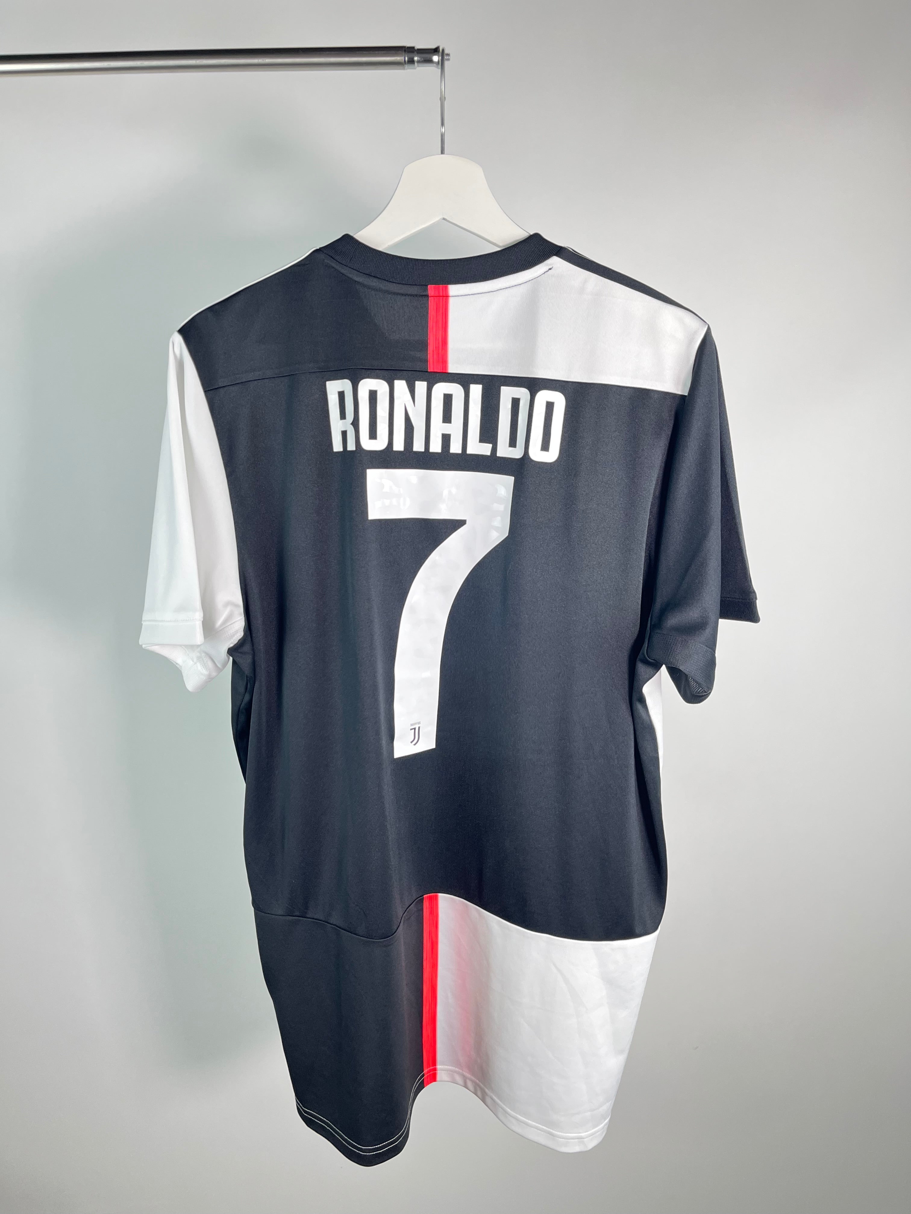 Jersey Juventus Local 2019 2020 Cristiano Ronaldo (L)