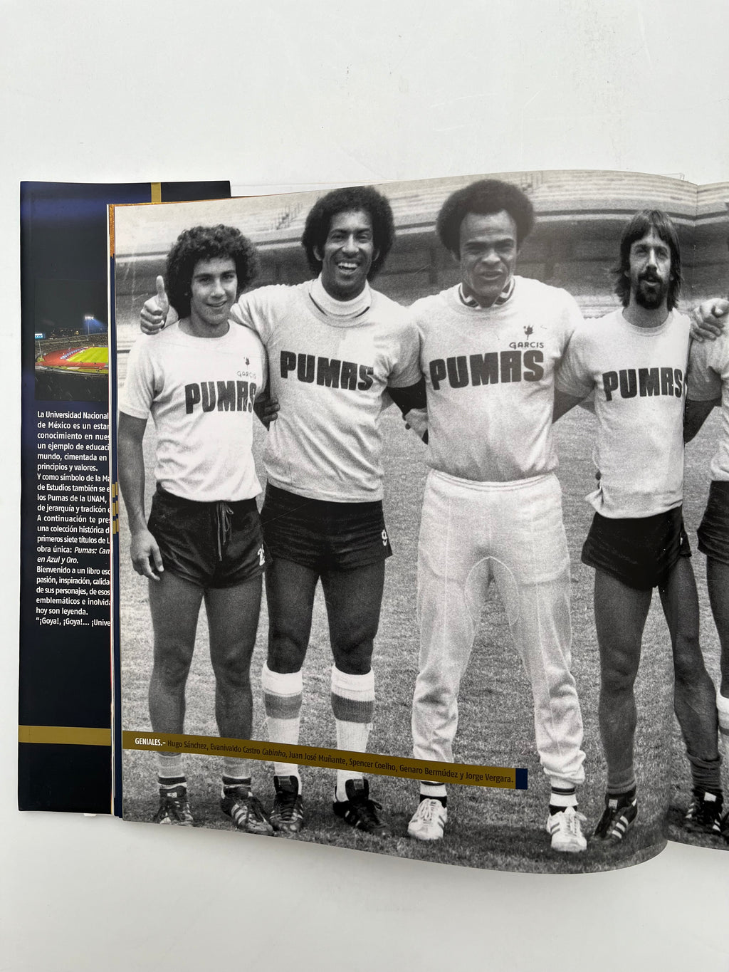 Libro Pumas Campeonatos En Azul y Oro Edición Pasta Dura