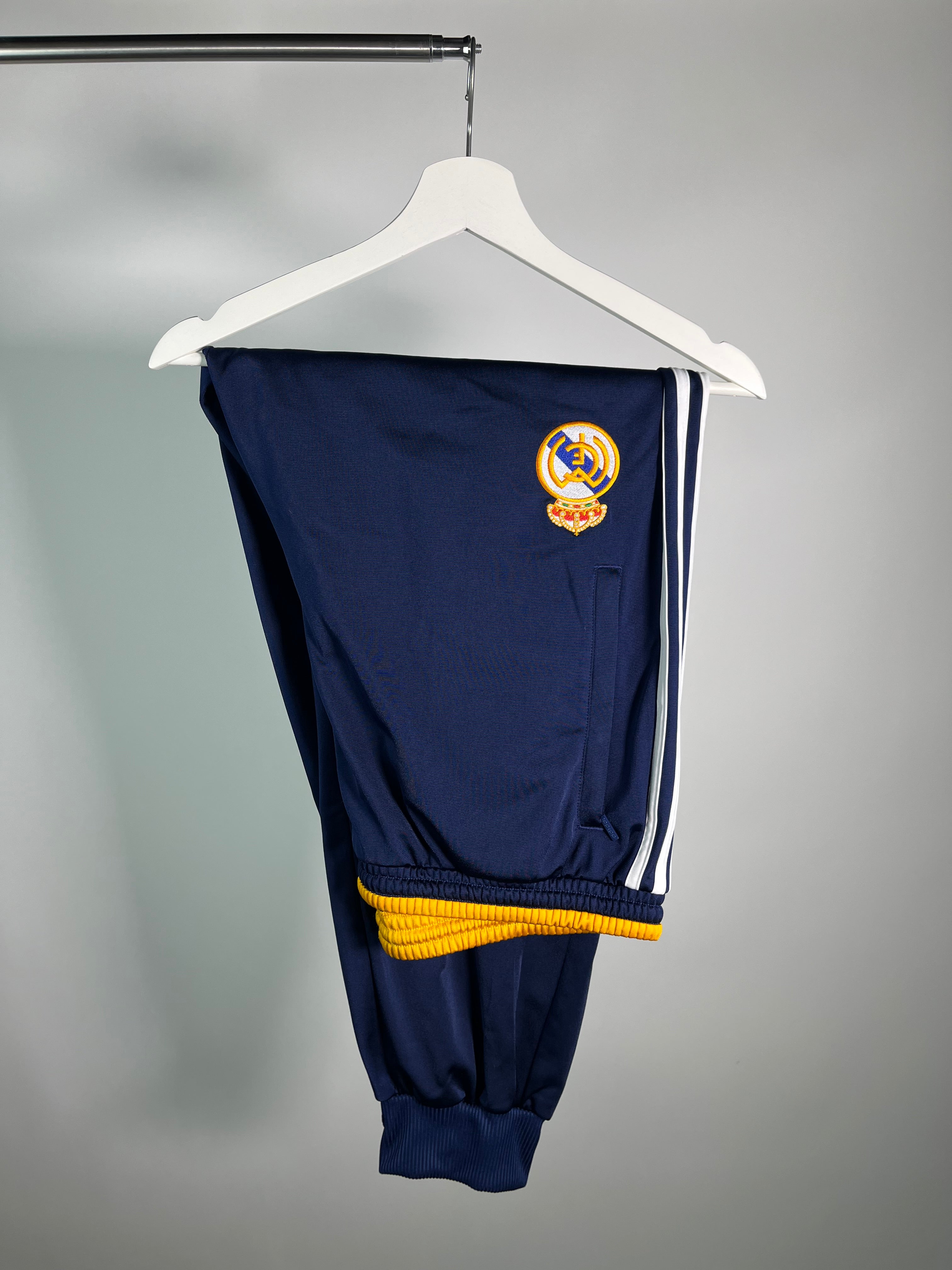 Conjunto Real Madrid 1999 2000 *Reedición* Incluye Pants (XL)