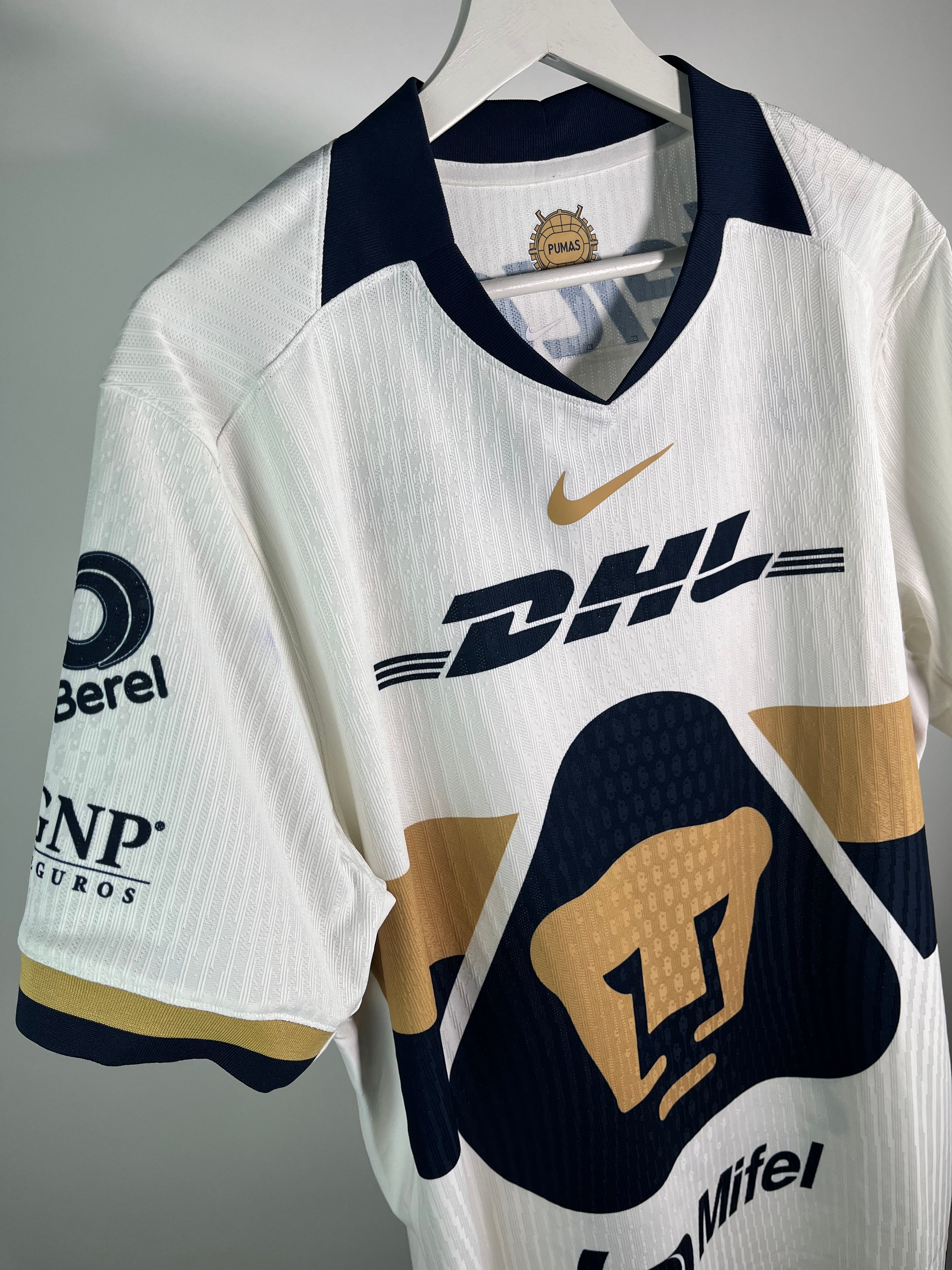 Jersey Pumas Local 2025 2026 Versión Jugador (XL)