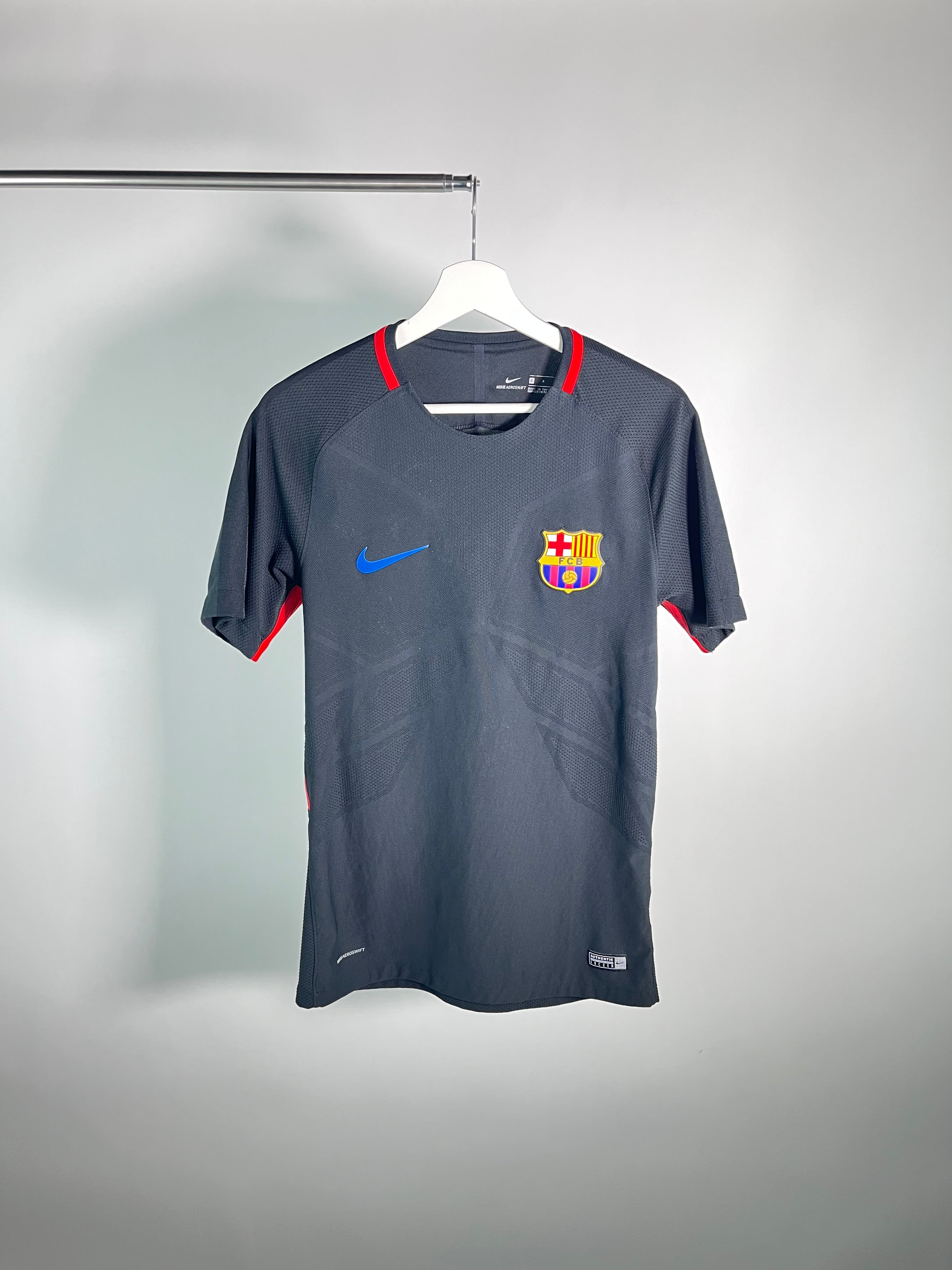 Jersey Barcelona Entrenamiento 2017 2018 Versión Jugador (S)