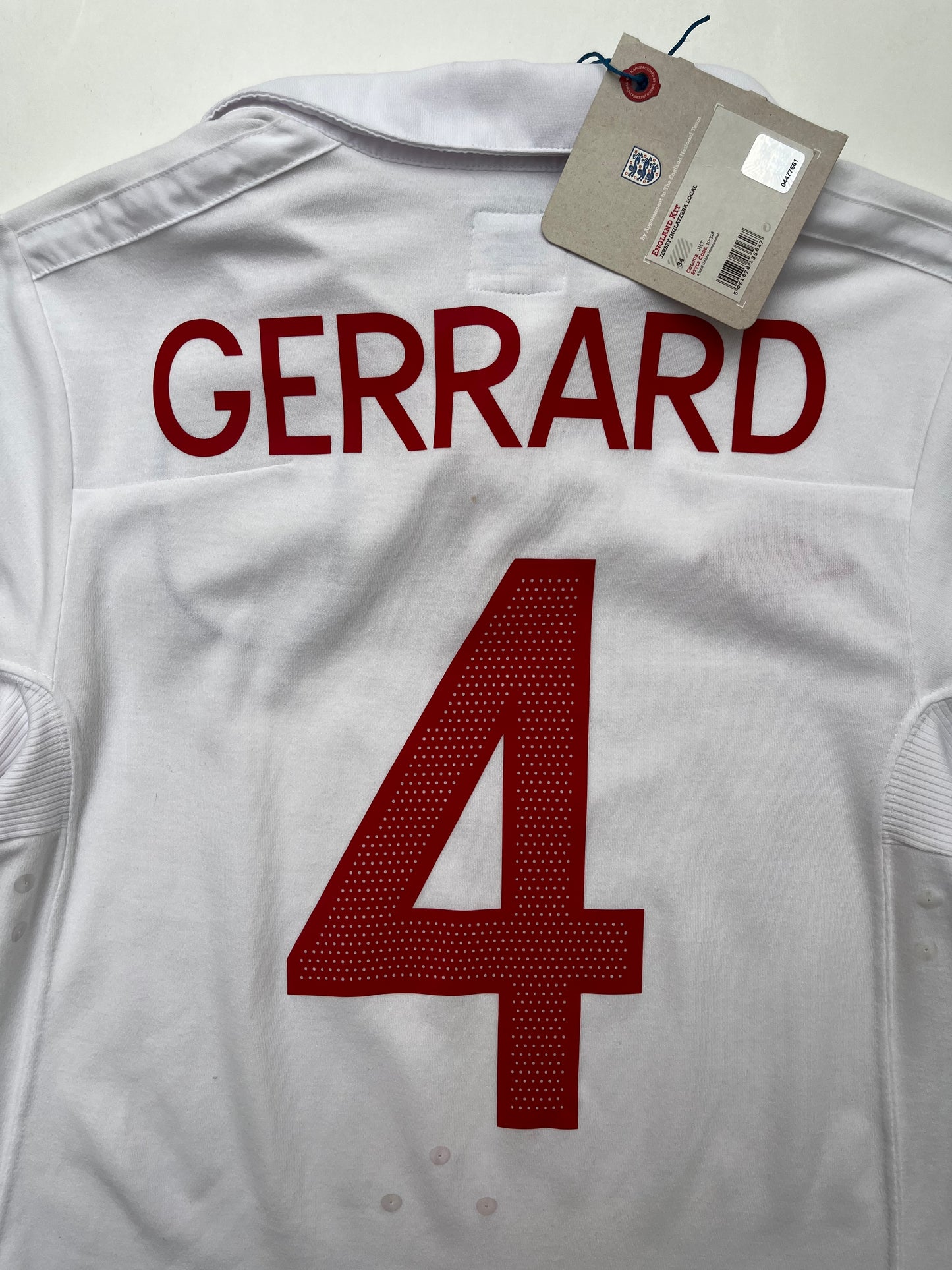Jersey Inglaterra Local 2010 2011 *C/Etiquetas* Steven Gerrard (S)