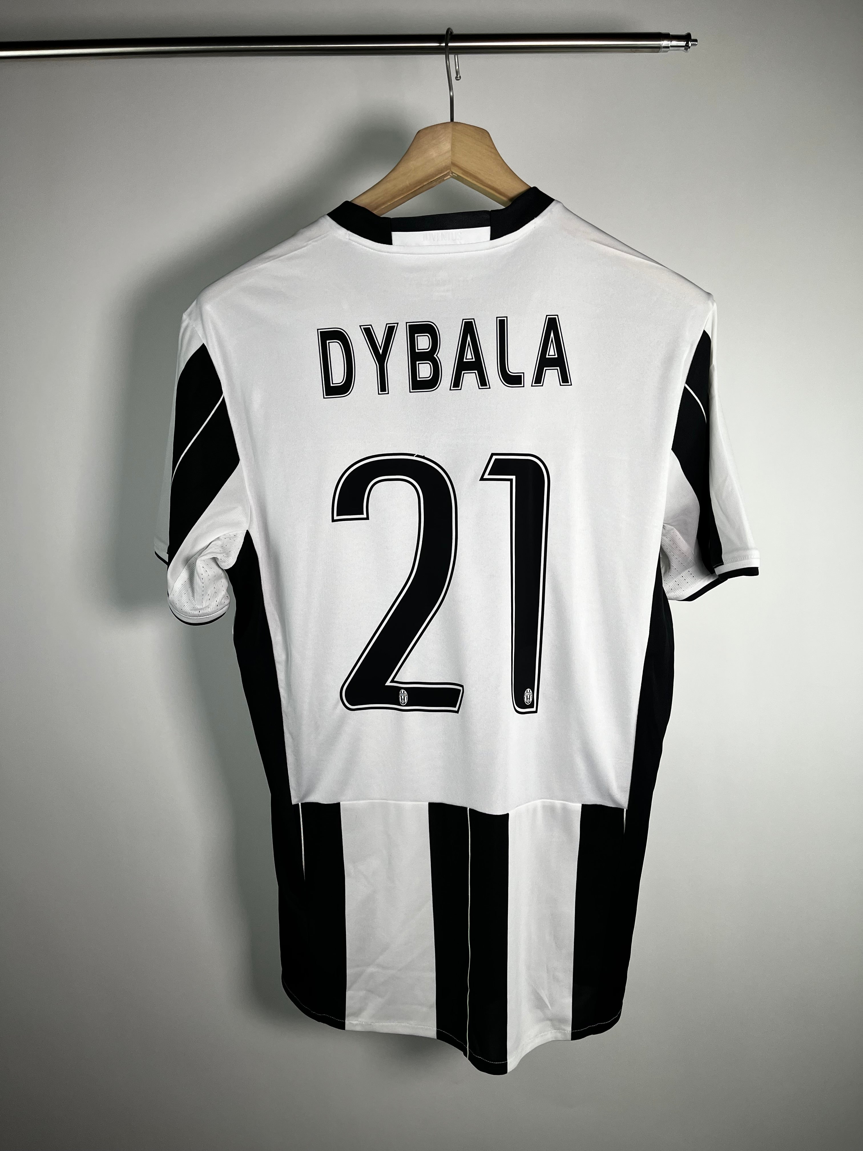 Jersey Juventus Local 2016 2017 Paulo Dybala (L)