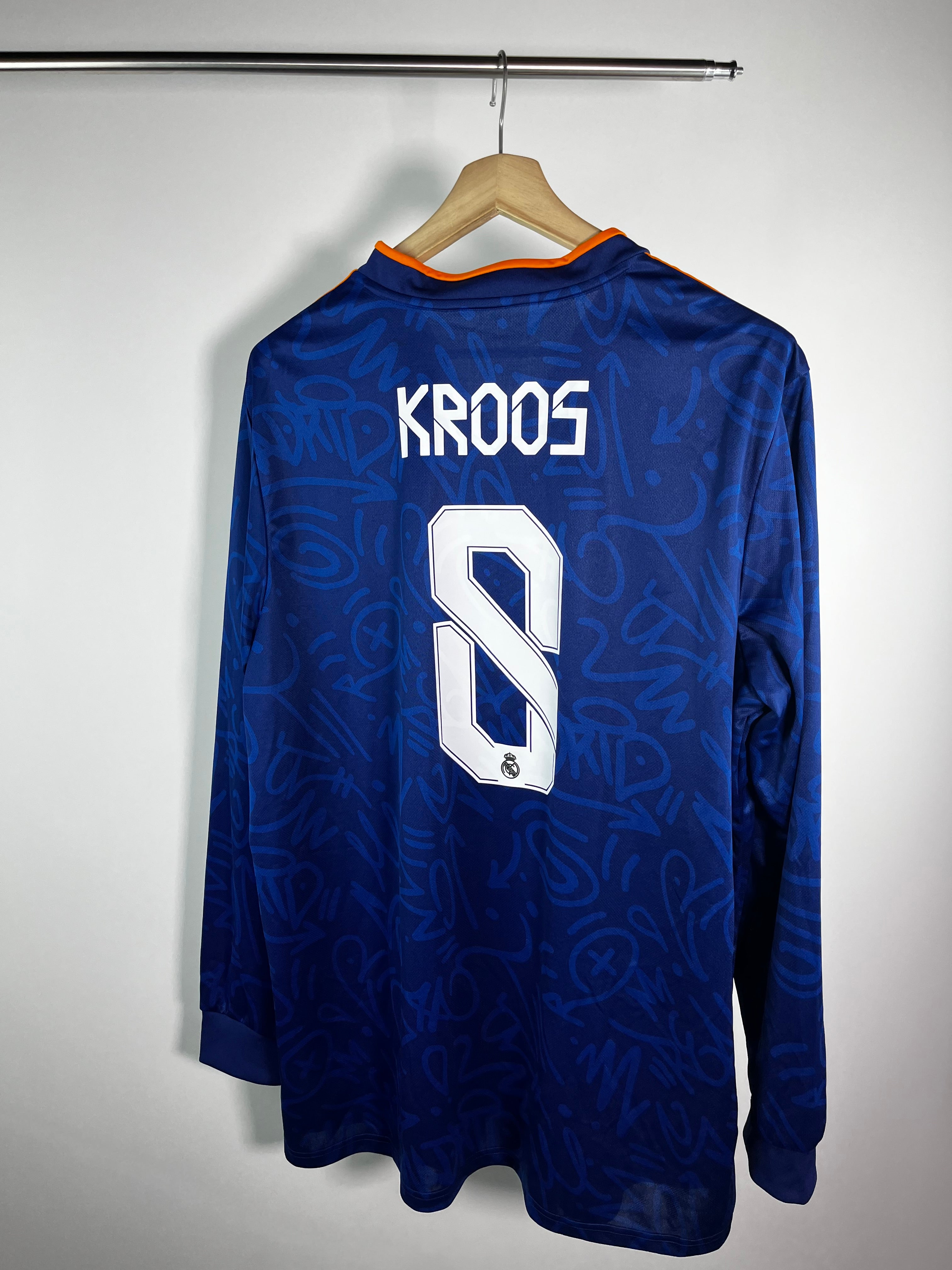 Jersey Real Madrid Visita 2021 2022 Manga Larga Toni Kroos (XXL)
