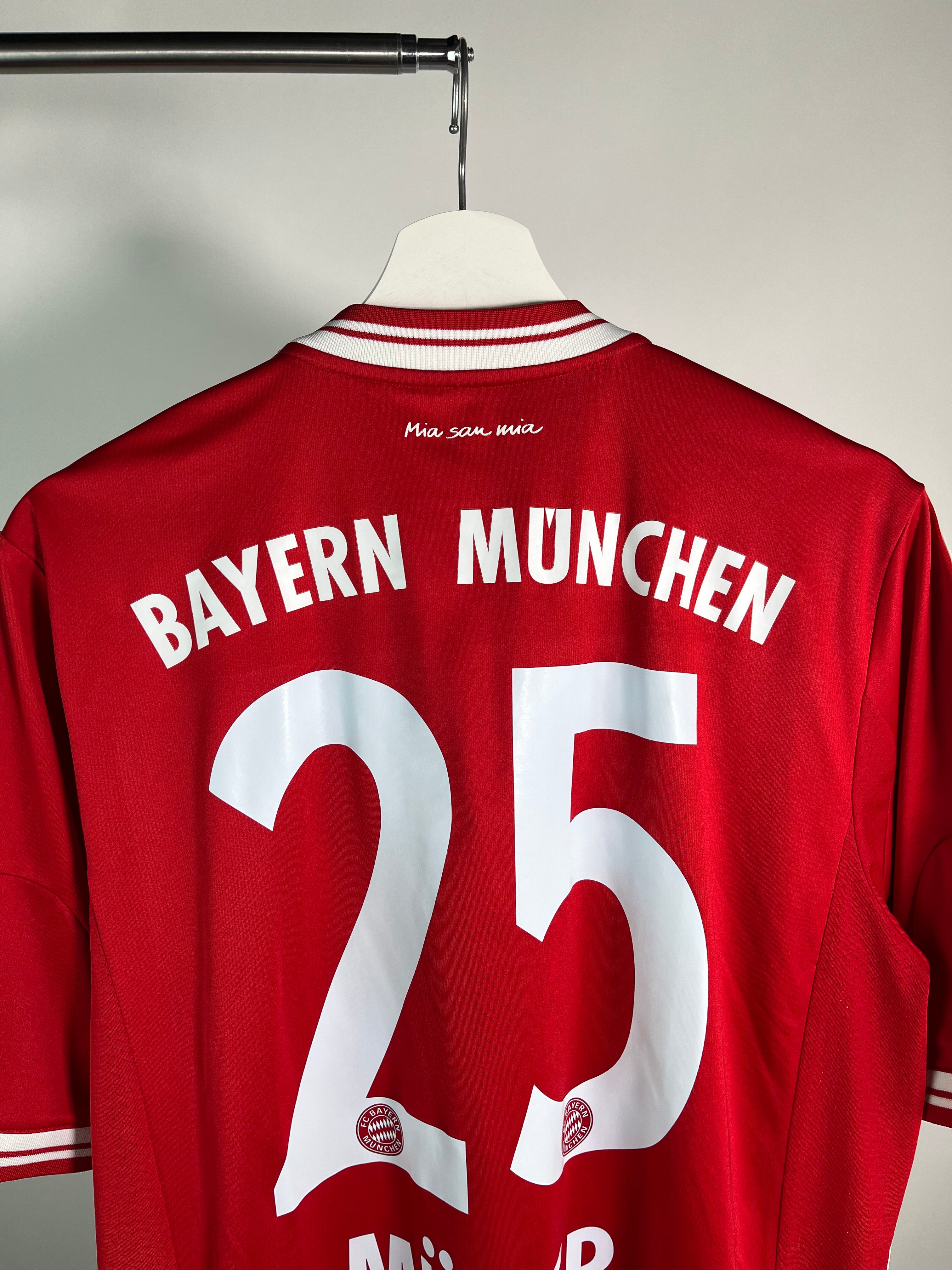 Jersey Bayern Munich Local 2013 2014 Thomas Muller (L)