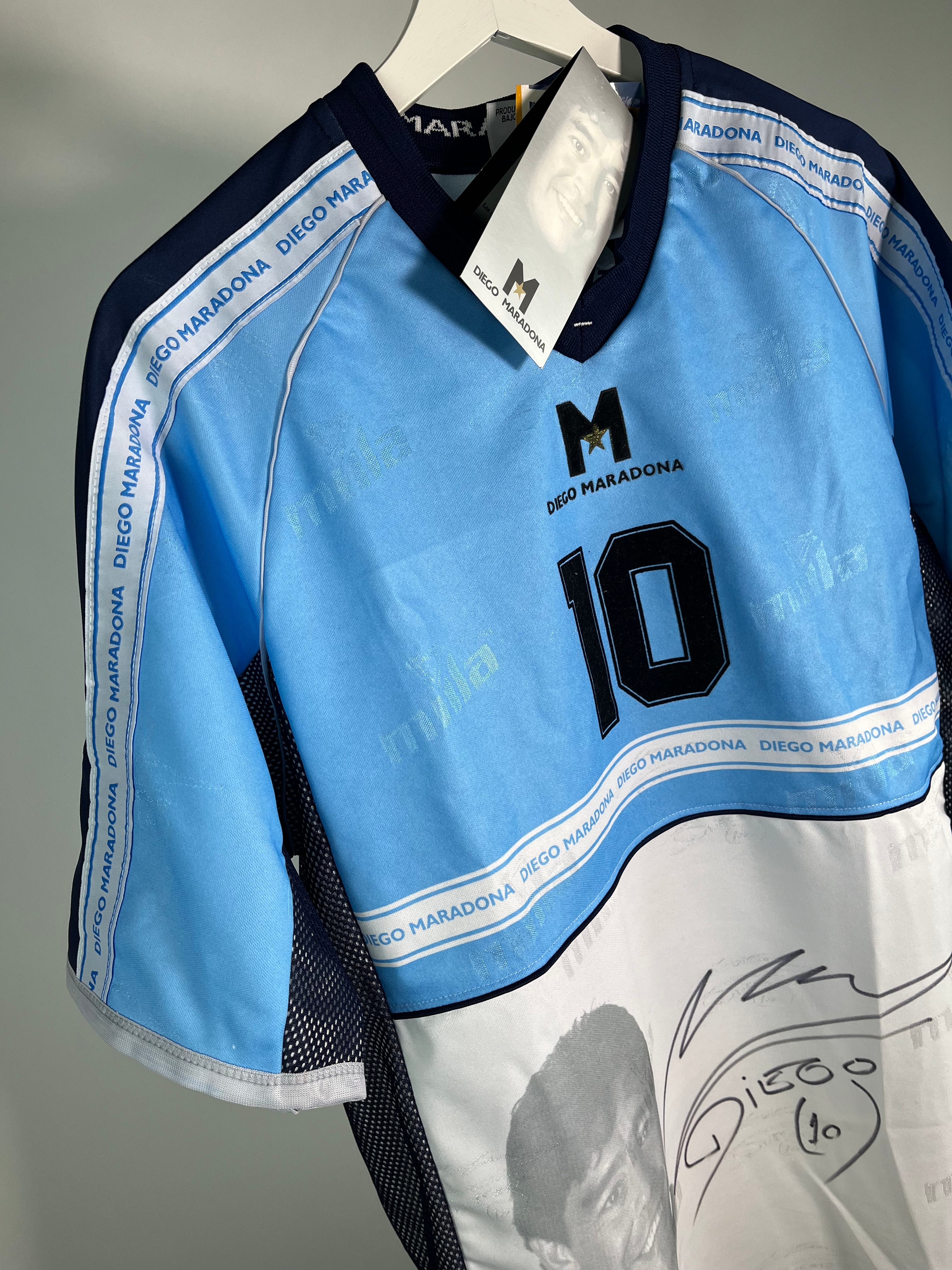 Jersey Maradona Especial 2003 Autografiado Con Certificado y Foliado Diego Armando Maradona *C/Etiquetas* (L)