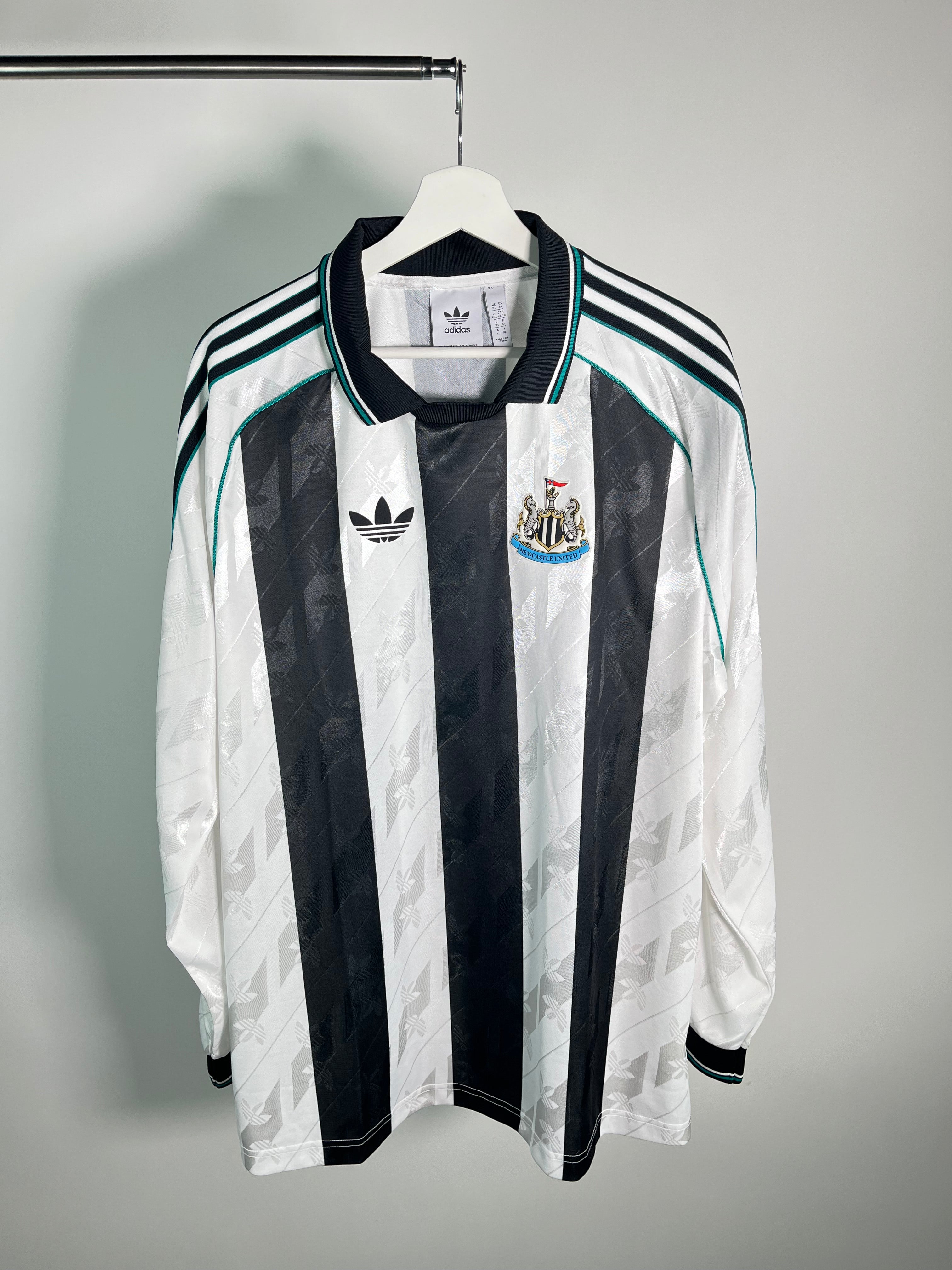 Jersey Newcastle Especial 2024 2025 Manga Larga (XL)