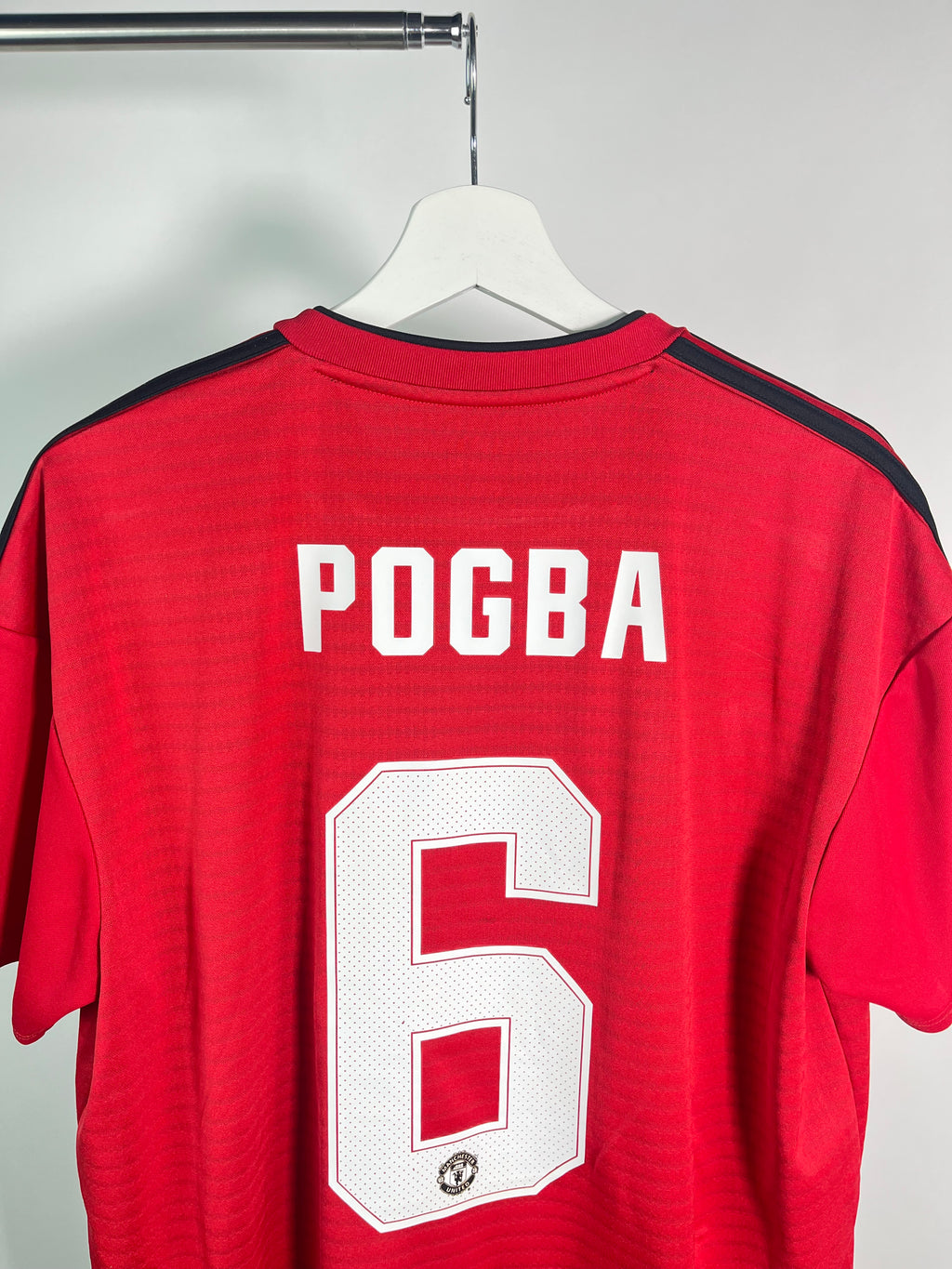 Jersey Manchester United Local 2018 2019 Paul Pogba (L)