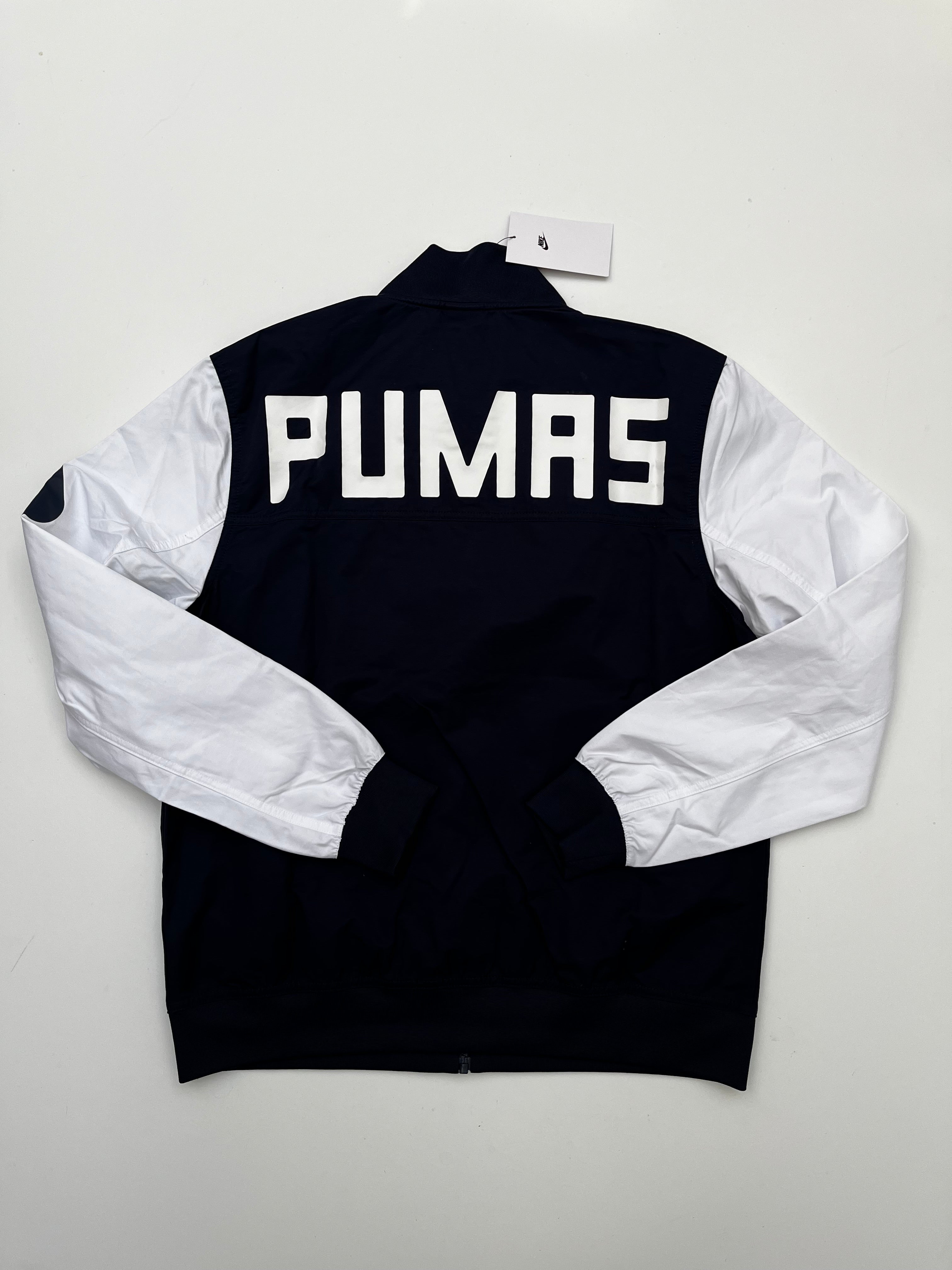 Chamarra Pumas 2024 2025 *C/Etiquetas* Incluye Llavero Edición Especial (M)