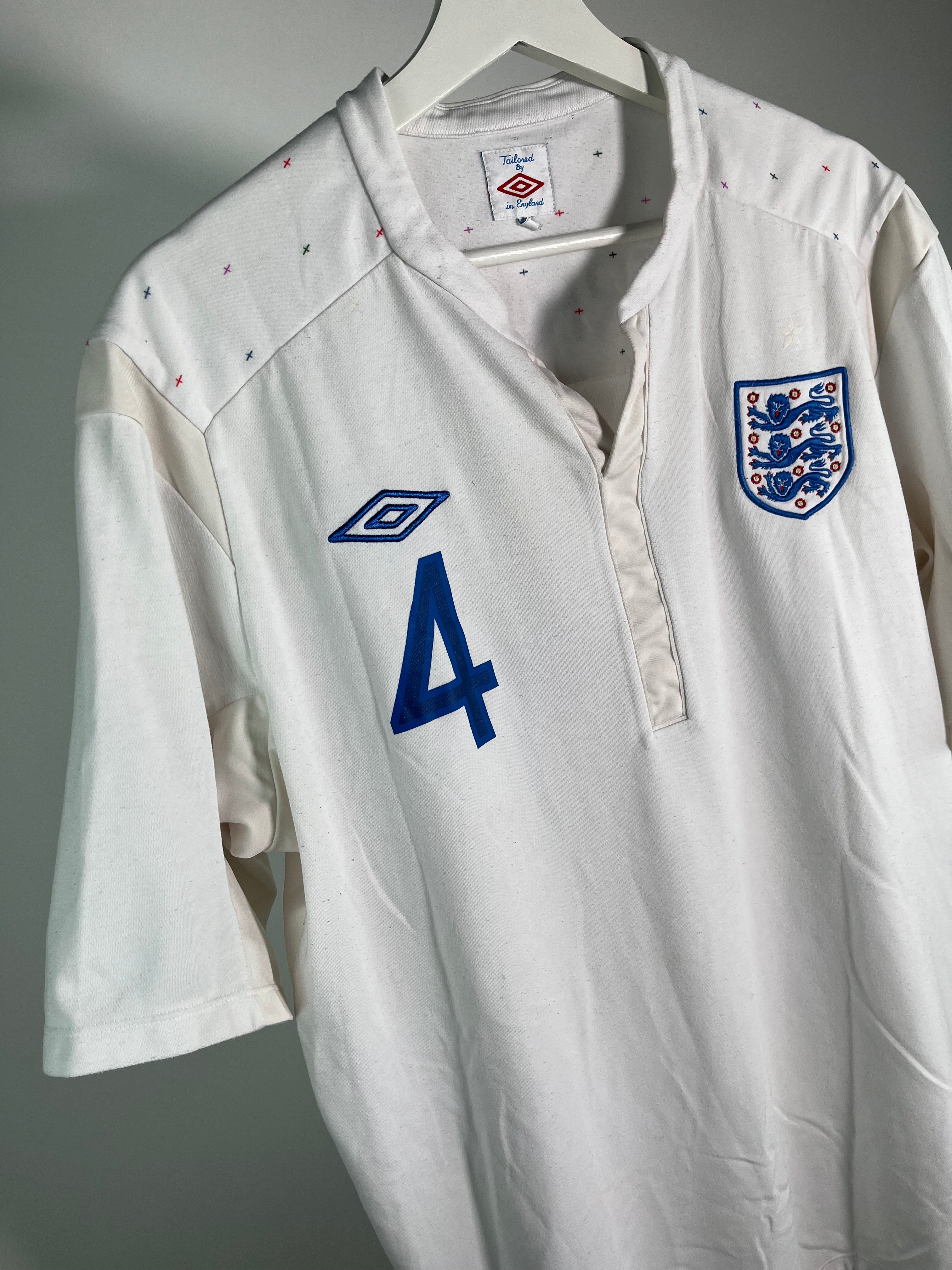 Jersey Inglaterra Local 2010 2012 Steven Gerrard (XL)