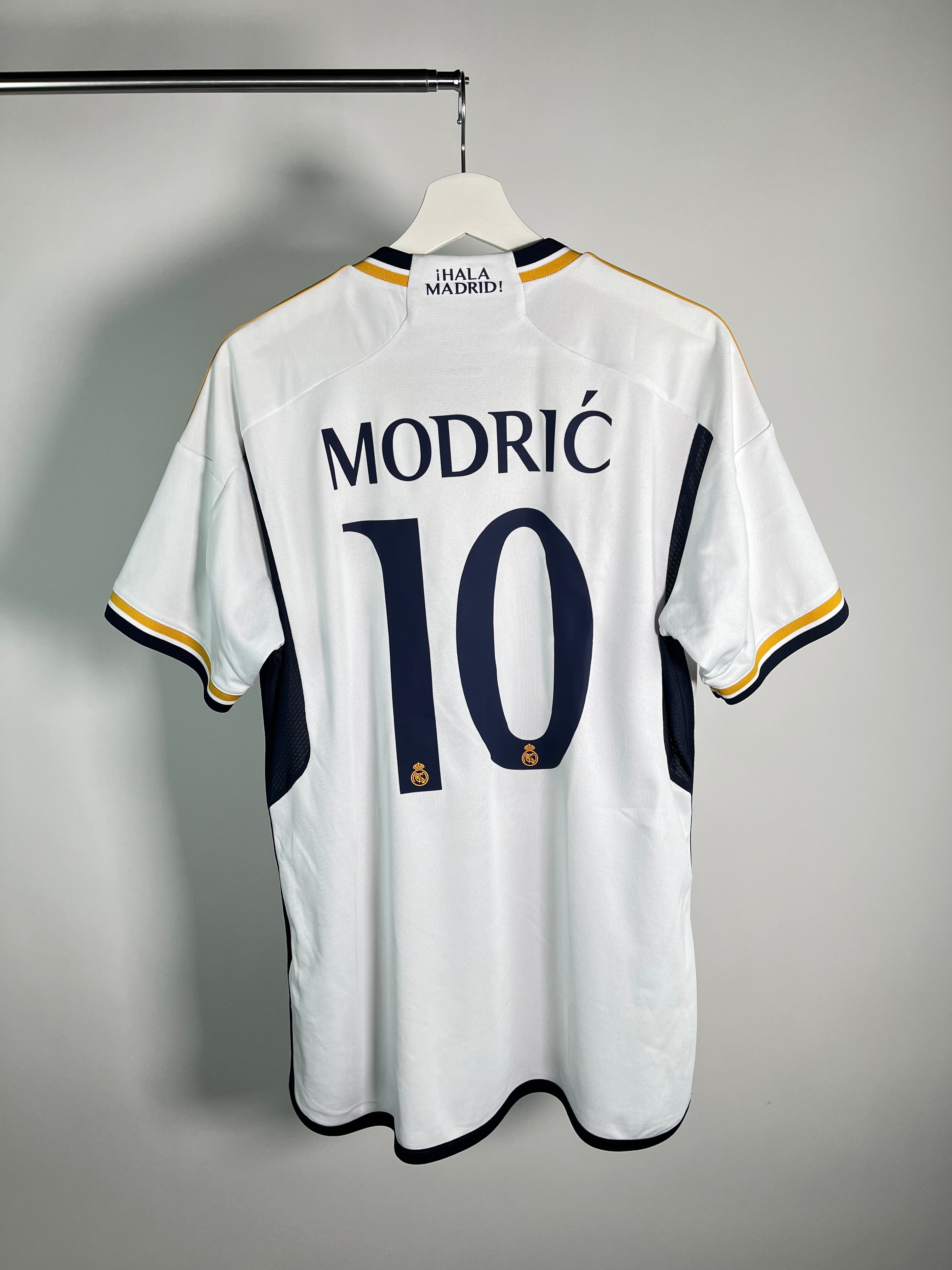 Real Madrid MODRIĆ 10番 シャツ 2024-25 Real Madrid Authentic Home Shirt Modric #10