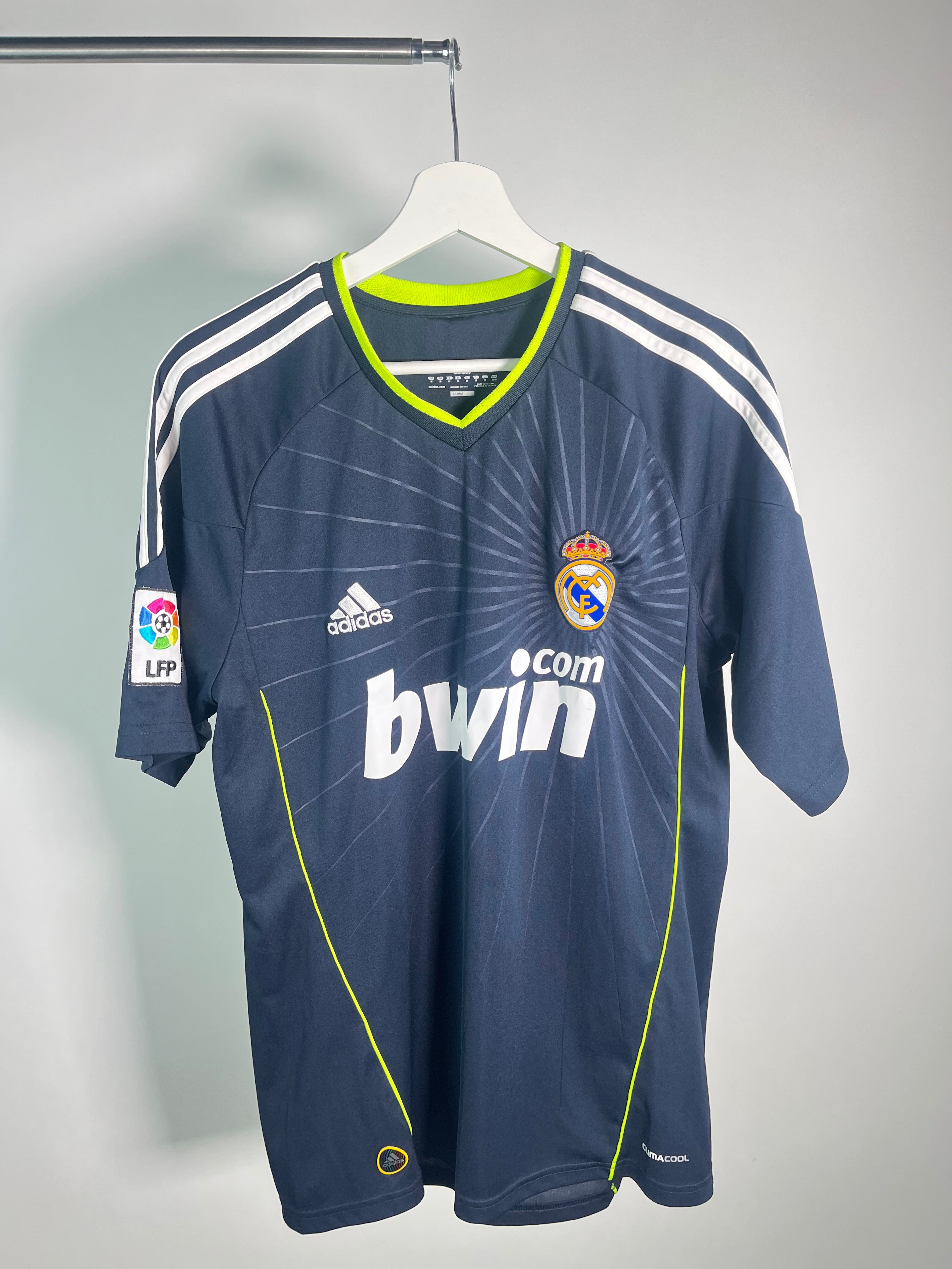 Jersey Real Madrid Visita 2010 2011 Mesut Ozil (M)