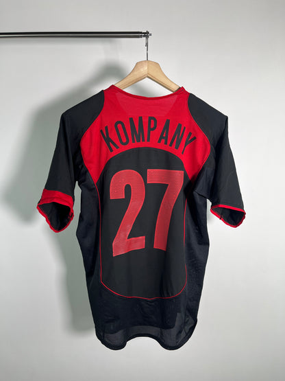Jersey Belgica Visita 2004 2006 *Total 90* Vincent Kompany (L)