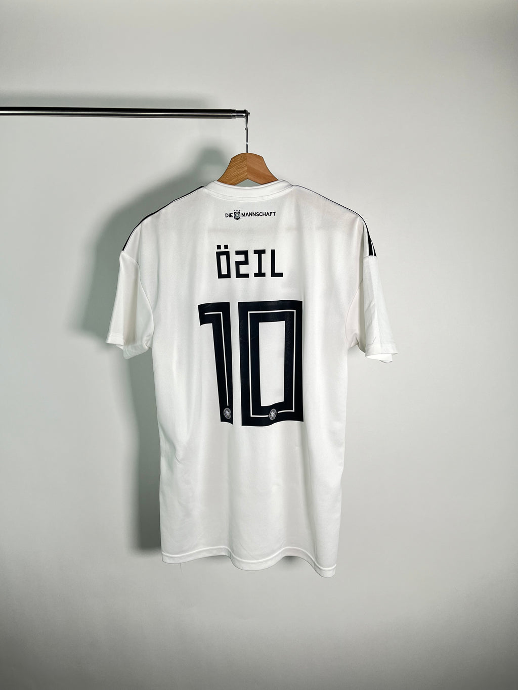 Jersey Alemania Local 2018 2020 Mesut Özil (L)