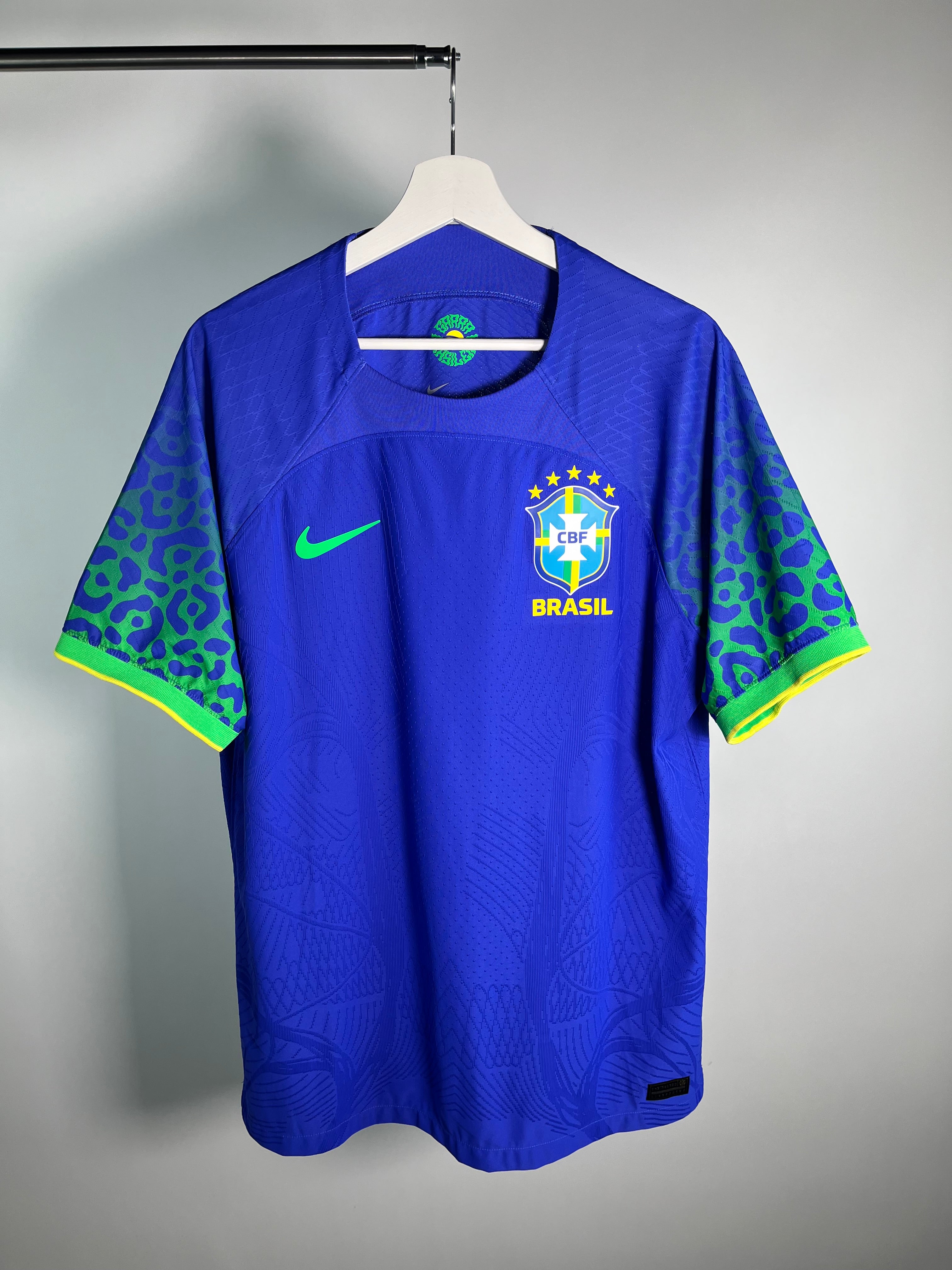 Jersey Brasil Visita 2022 2023 Versión Jugador (XL)