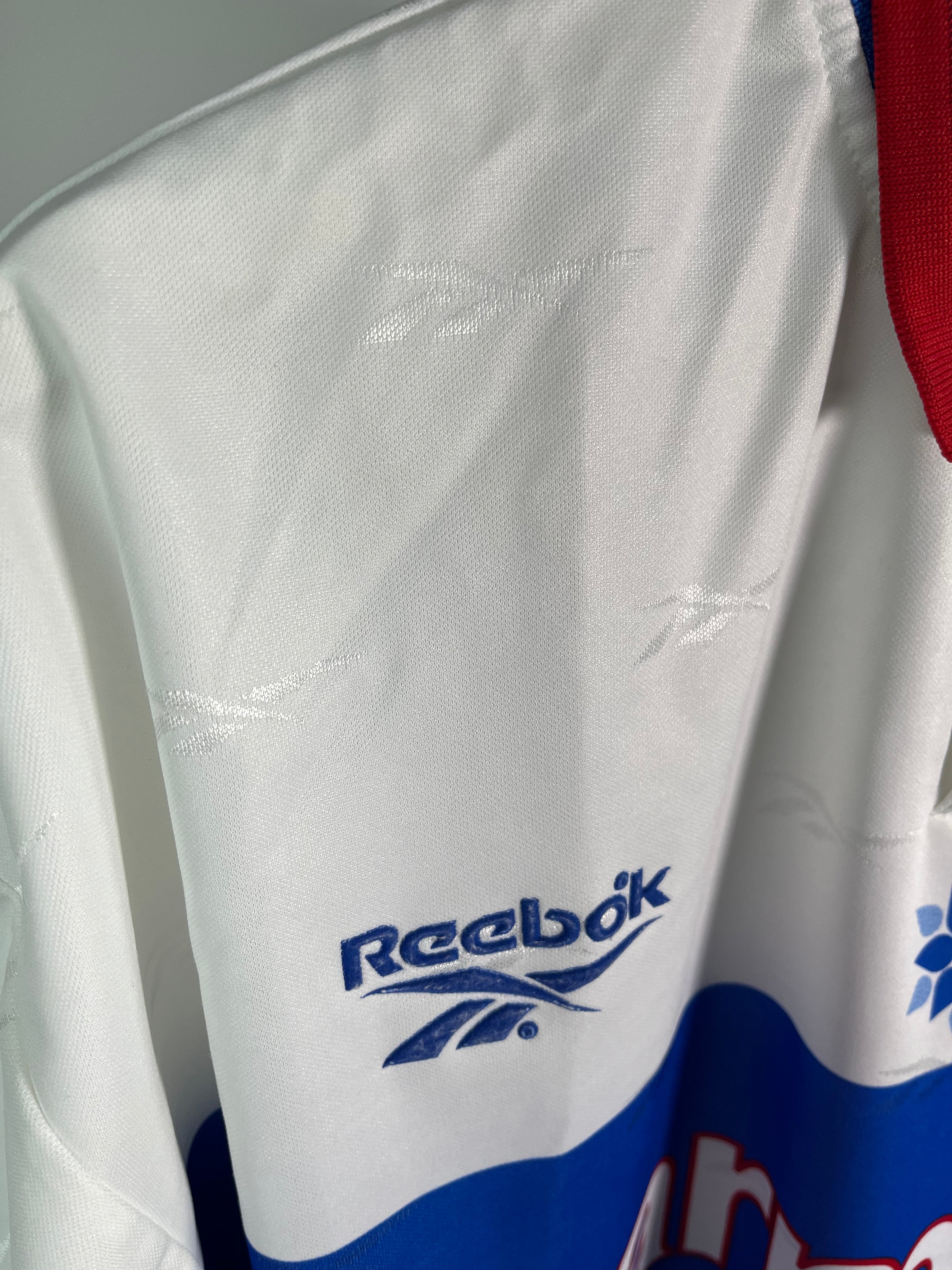 Jersey Universidad Católica de Chile Local 1998 1999 Utilería Claudio Nuñez (L)