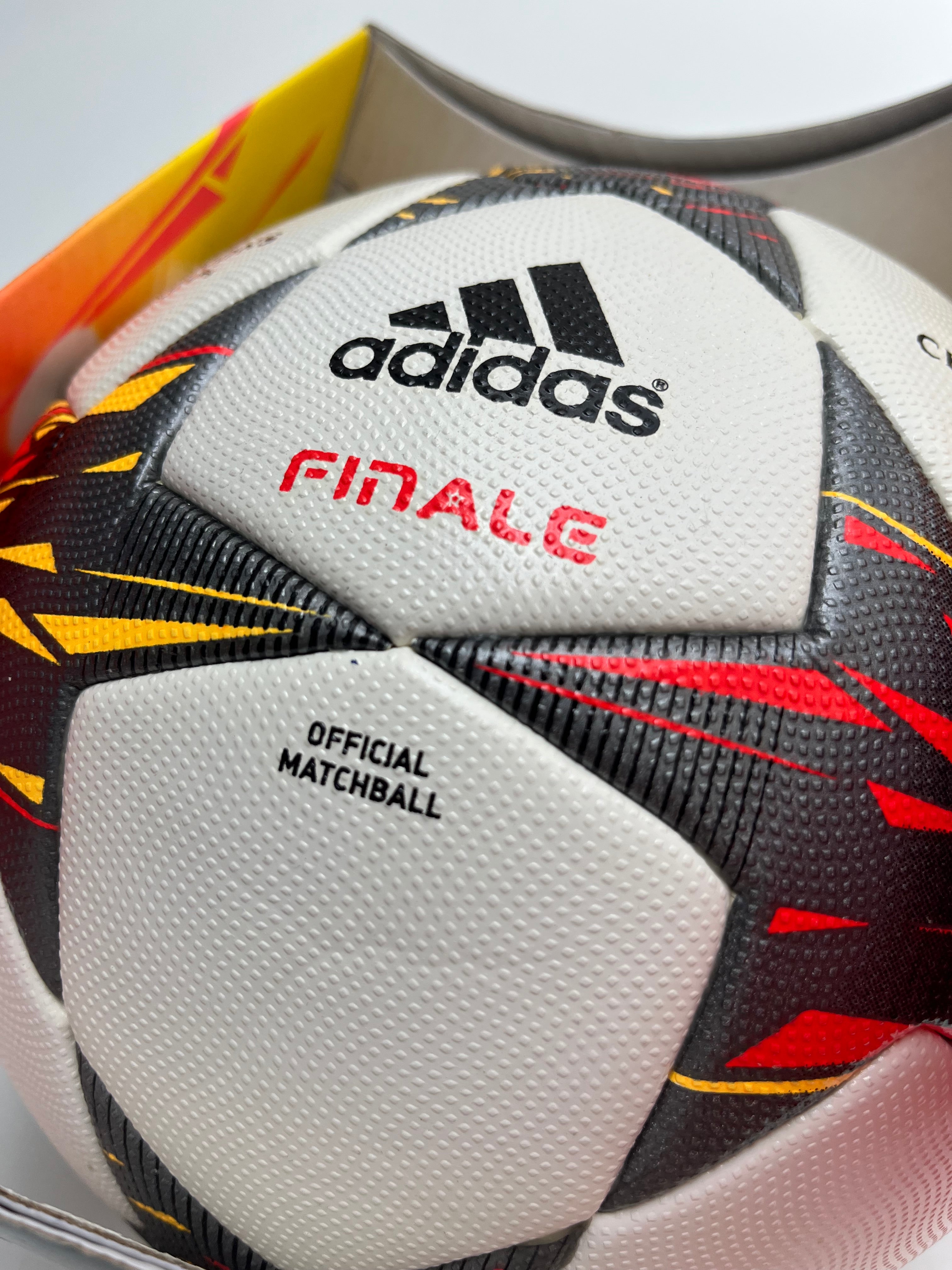 Balón Final Champions League 2014 2015 Match Ball Con Caja OMB (Talla 5)