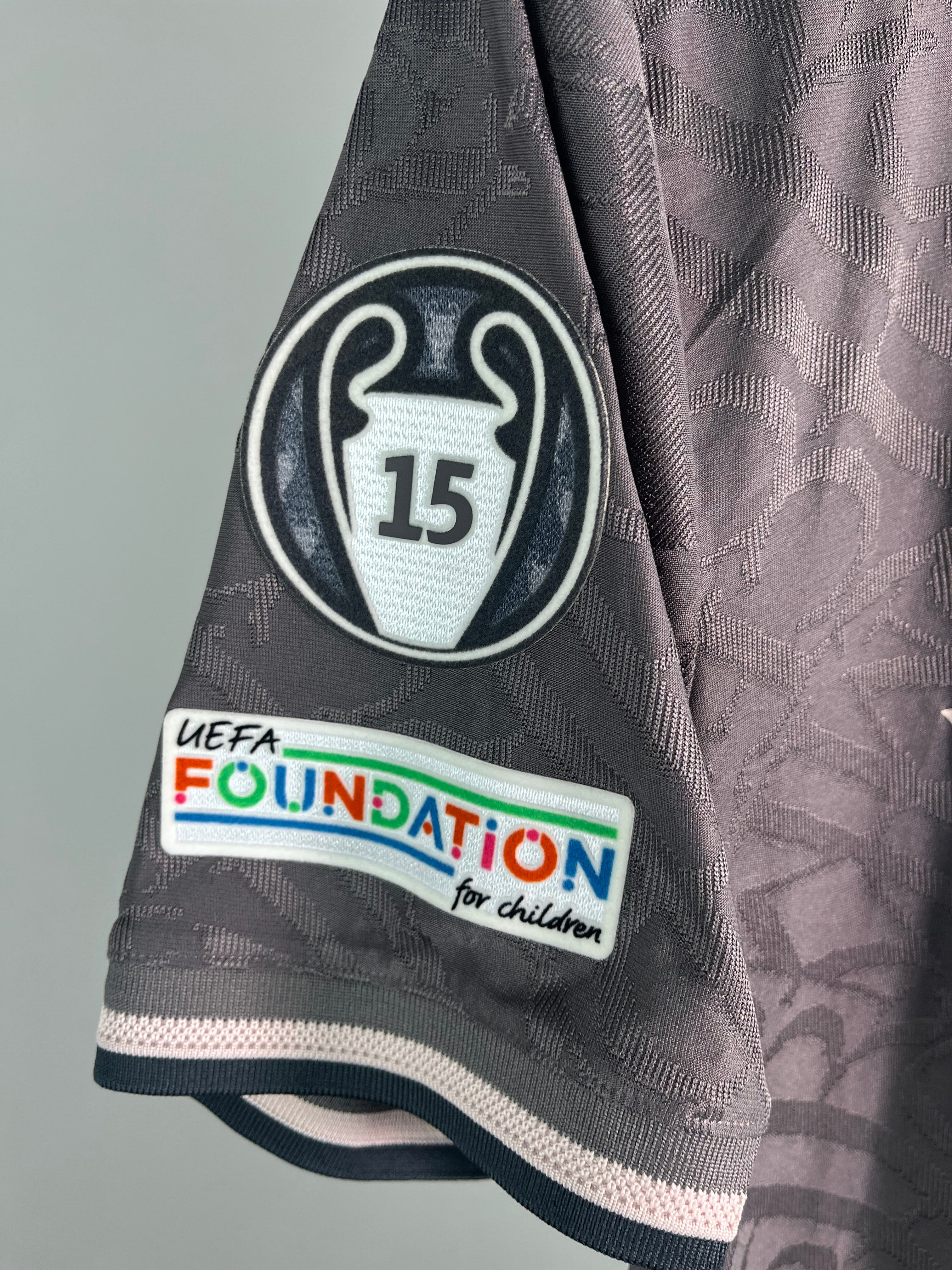 Jersey Real Madrid Tercera 2024 2025 Versión Jugador Luka Modric (L)