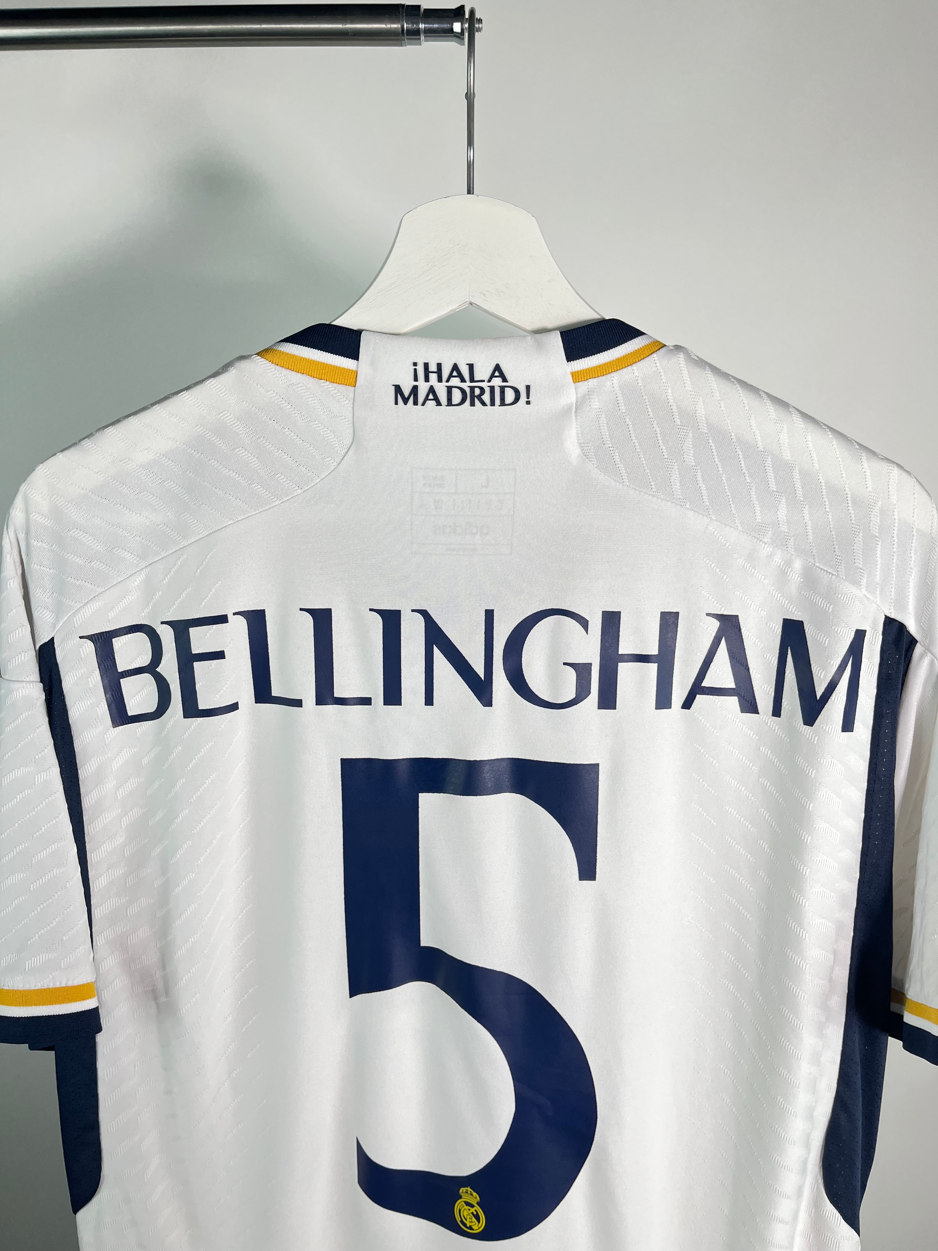 Jersey Real Madrid Local 2023 2024 Versión Jugador Jude Bellingham (L)