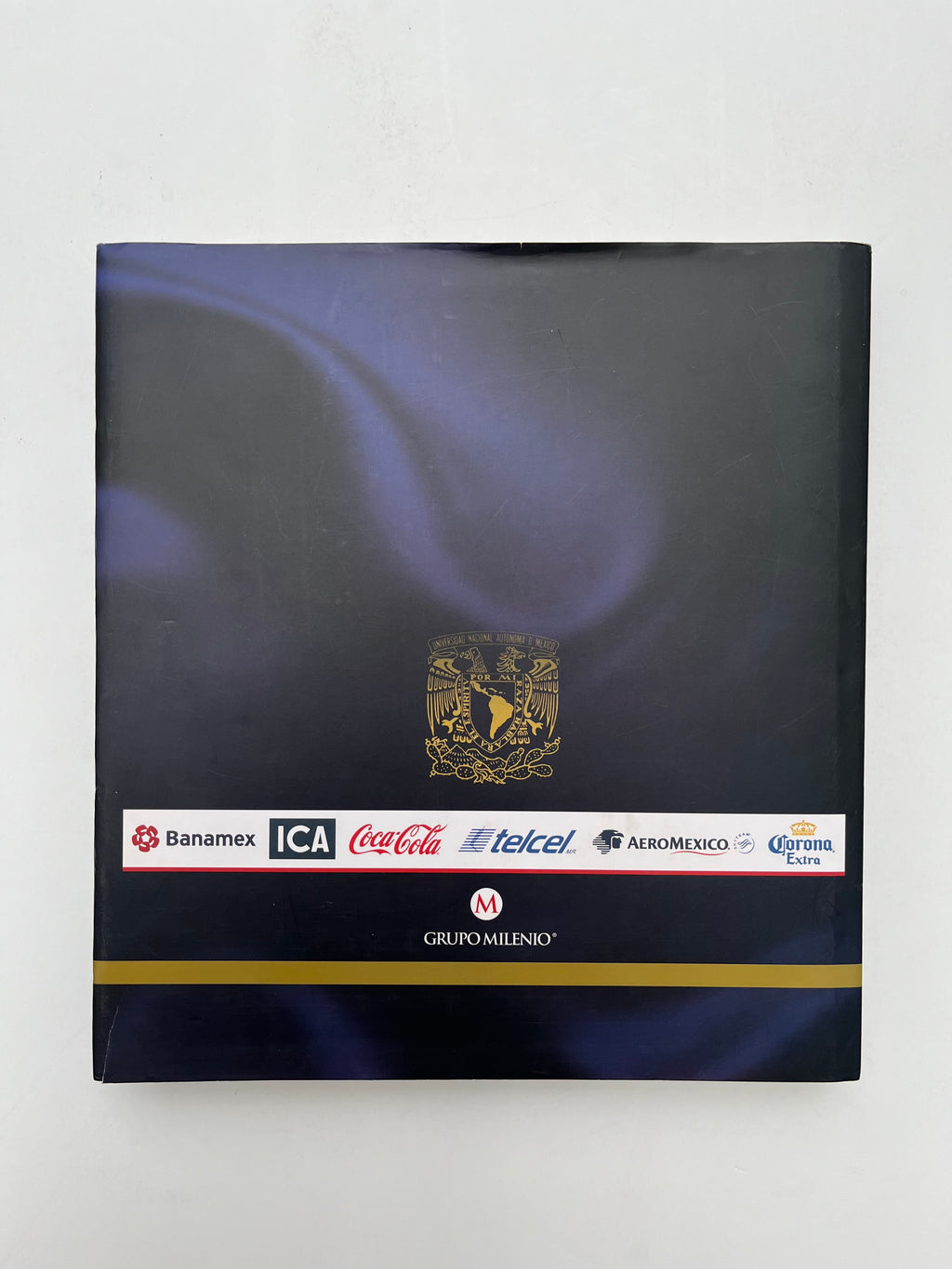 Libro Pumas Campeonatos En Azul y Oro Edición Pasta Dura