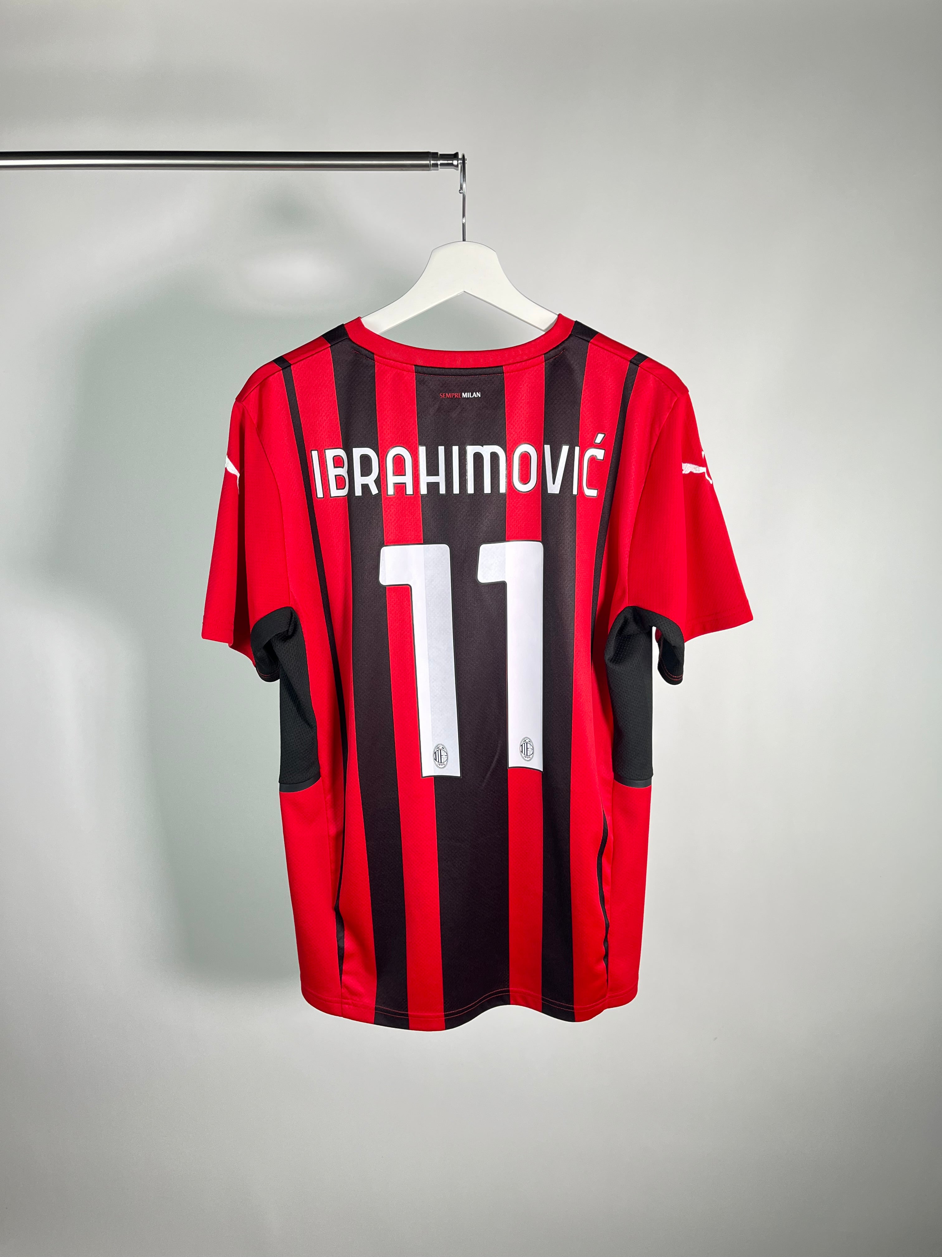 Jersey AC Milán Local 2021 2022 Zlatan Ibrahimović (M)